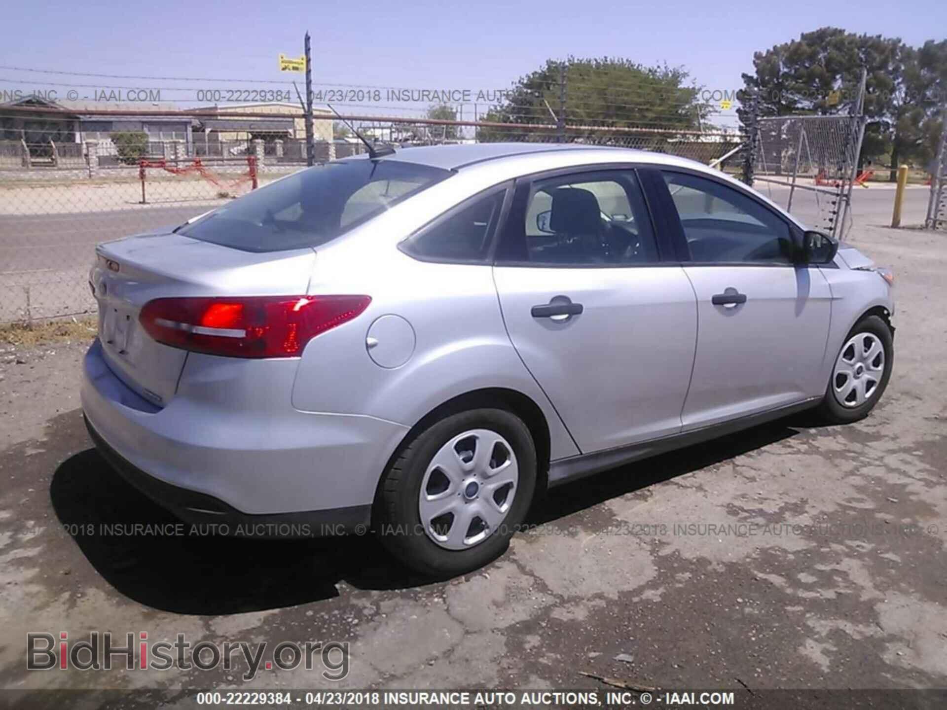 2016 Ford Focus - VIN: 1FADP3E21GL253089 - Фото 4