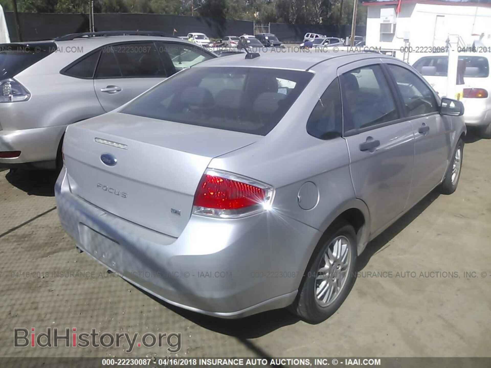 2011 Ford Focus - VIN: 1FAHP3FN0BW181058 - Фото 4