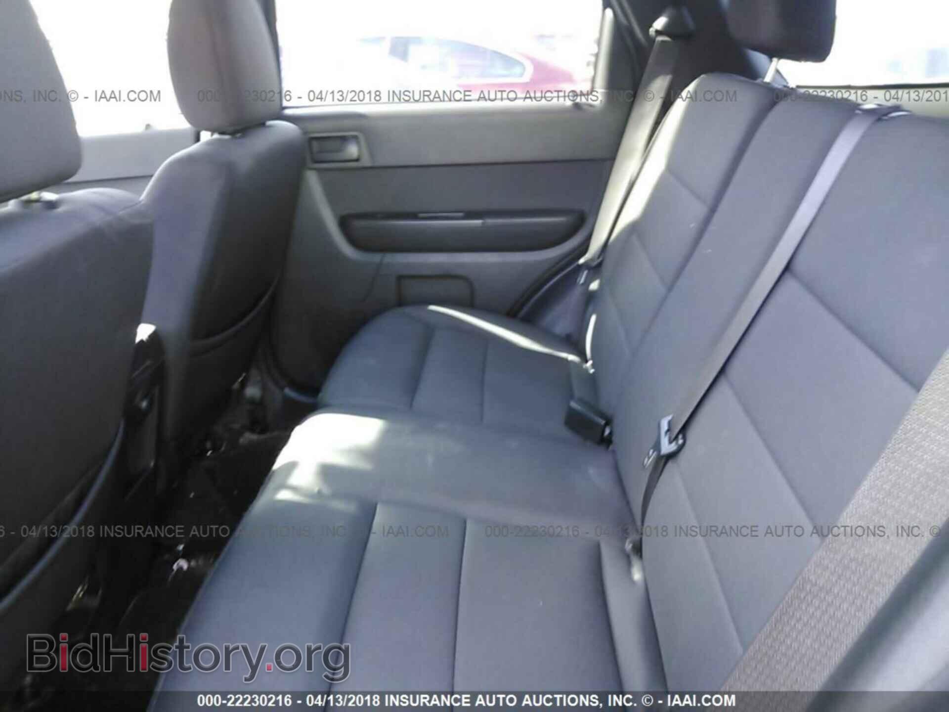 2011 Ford Escape - VIN: 1FMCU0D74BKA04189 - Photo 8