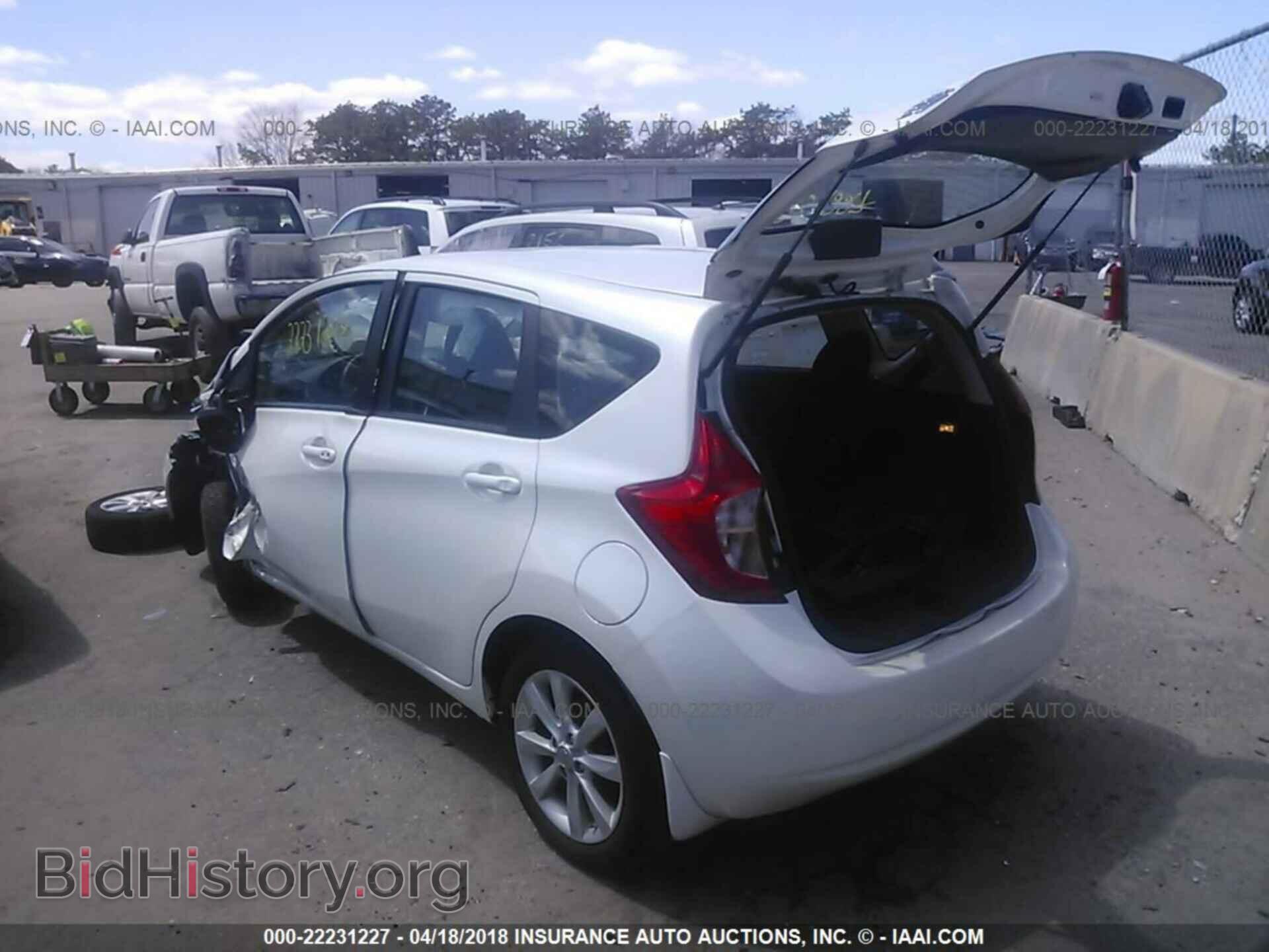 2014 Nissan Versa note - VIN: 3N1CE2CP8EL390152 - Фото 3