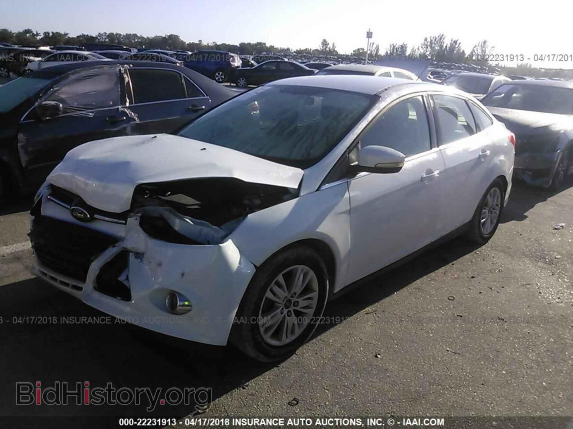 2012 Ford Focus - VIN: 1FAHP3H21CL375717 - Photo 2