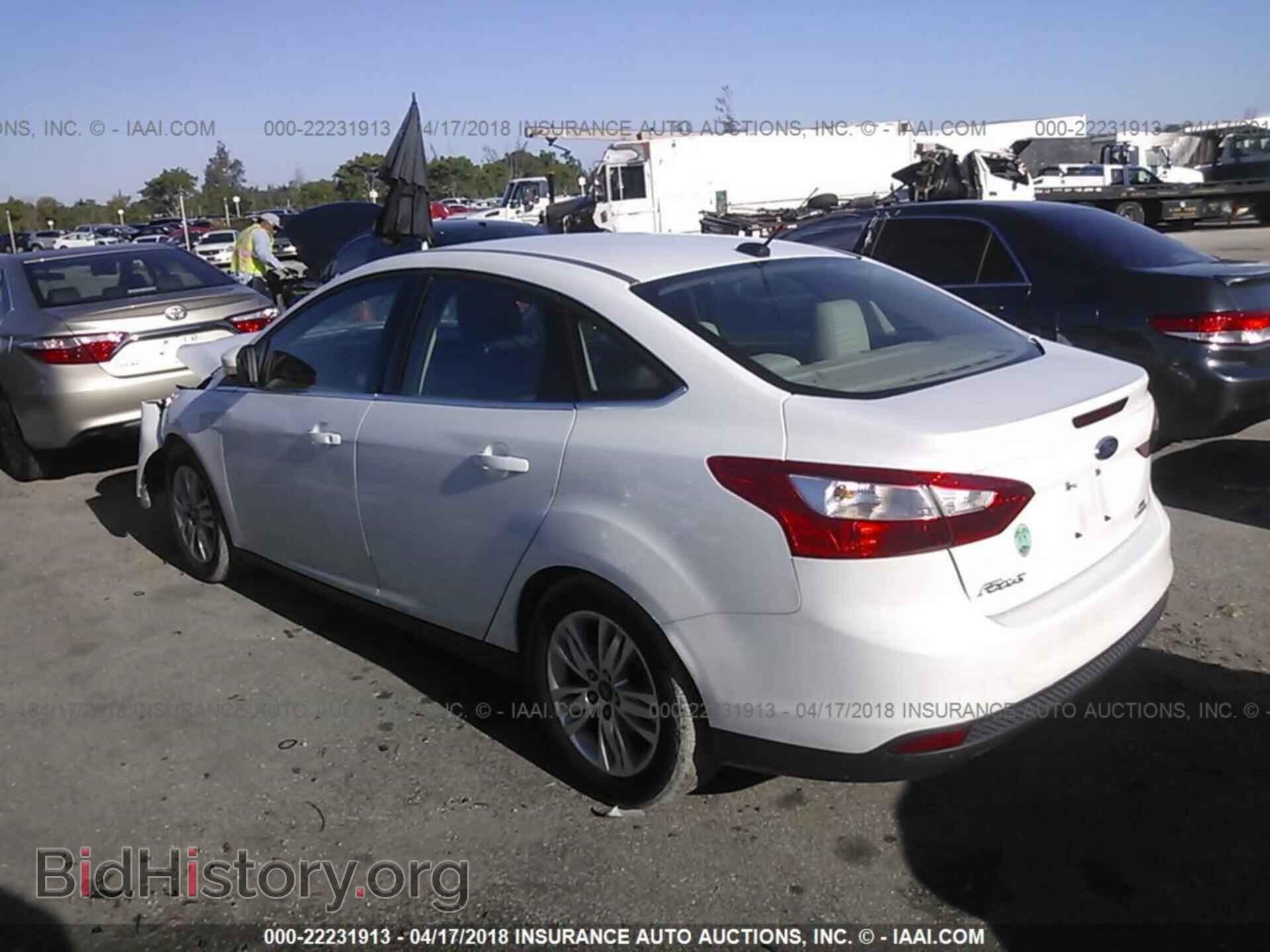 2012 Ford Focus - VIN: 1FAHP3H21CL375717 - Photo 3