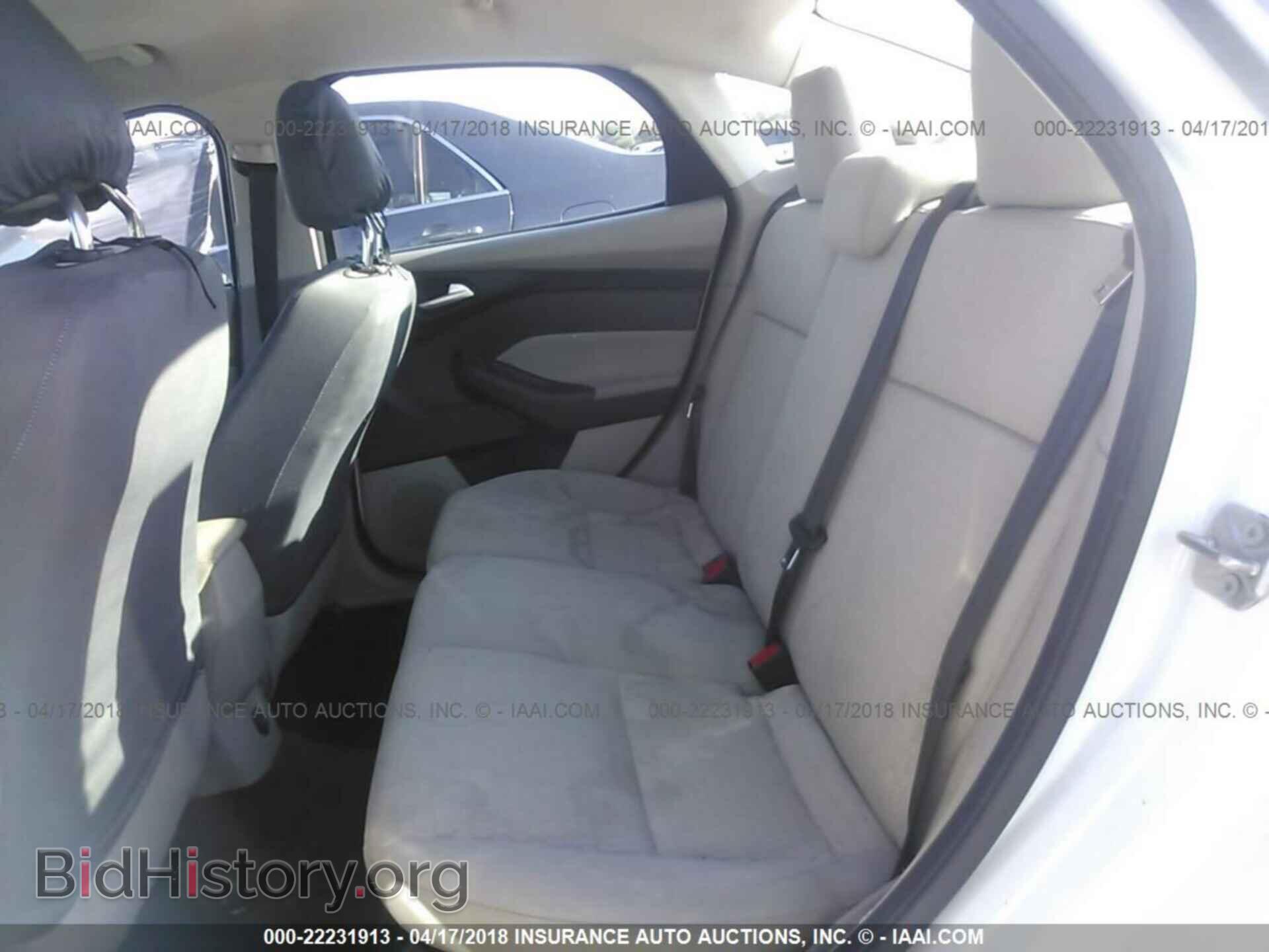 2012 Ford Focus - VIN: 1FAHP3H21CL375717 - Photo 8