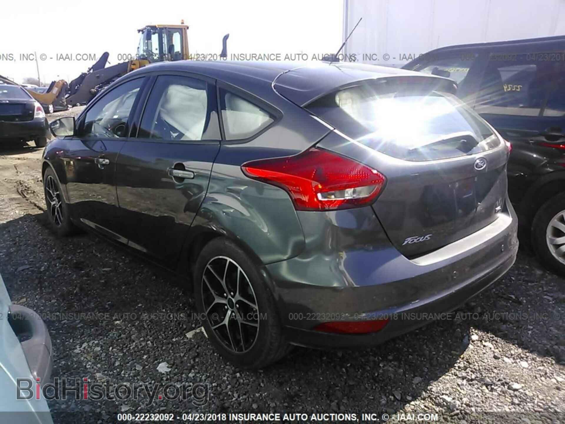 2017 Ford Focus - VIN: 1FADP3M24HL302756 - Photo 3