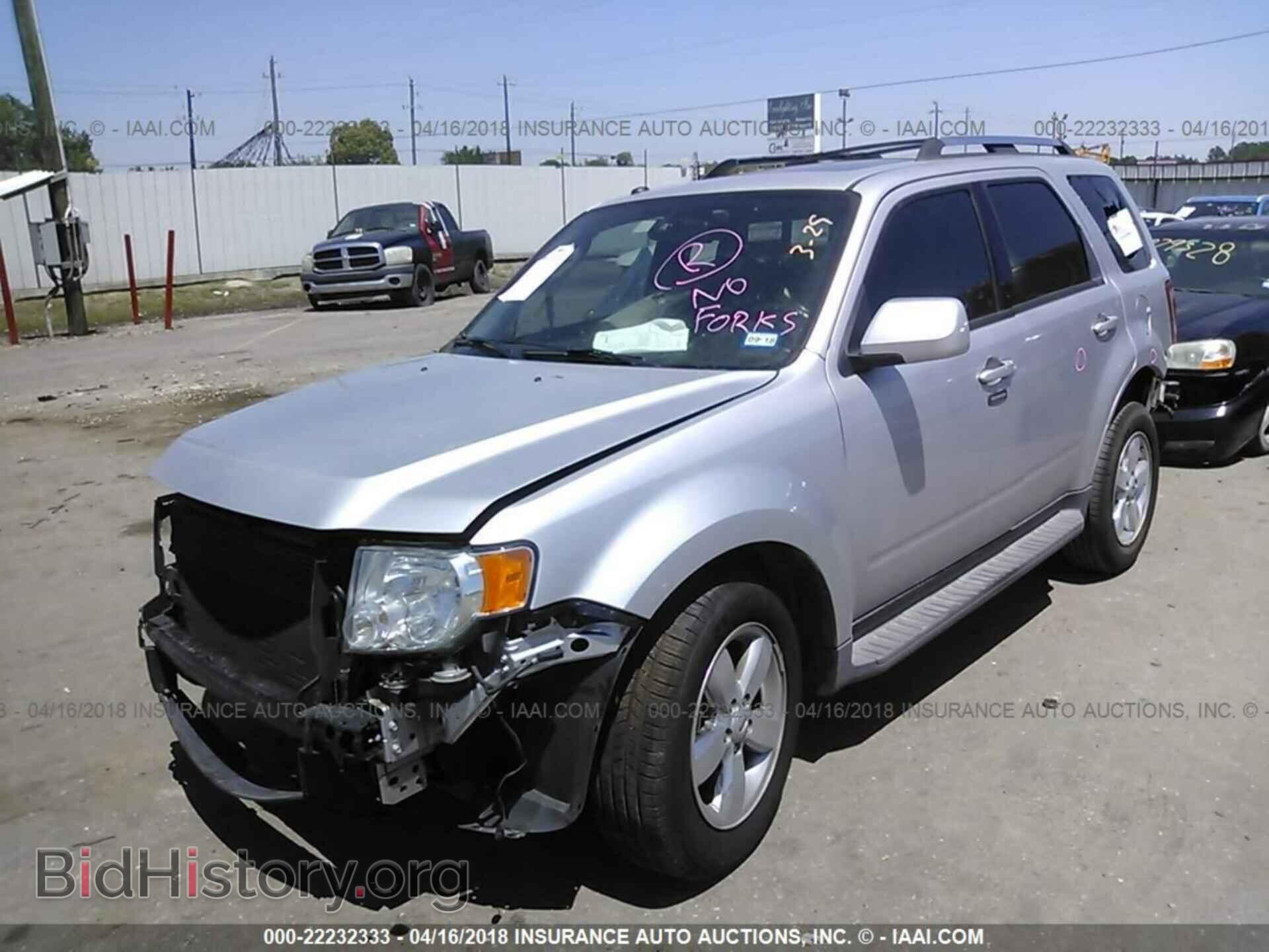 2011 Ford Escape - VIN: 1FMCU0EG6BKA38021 - Фото 2