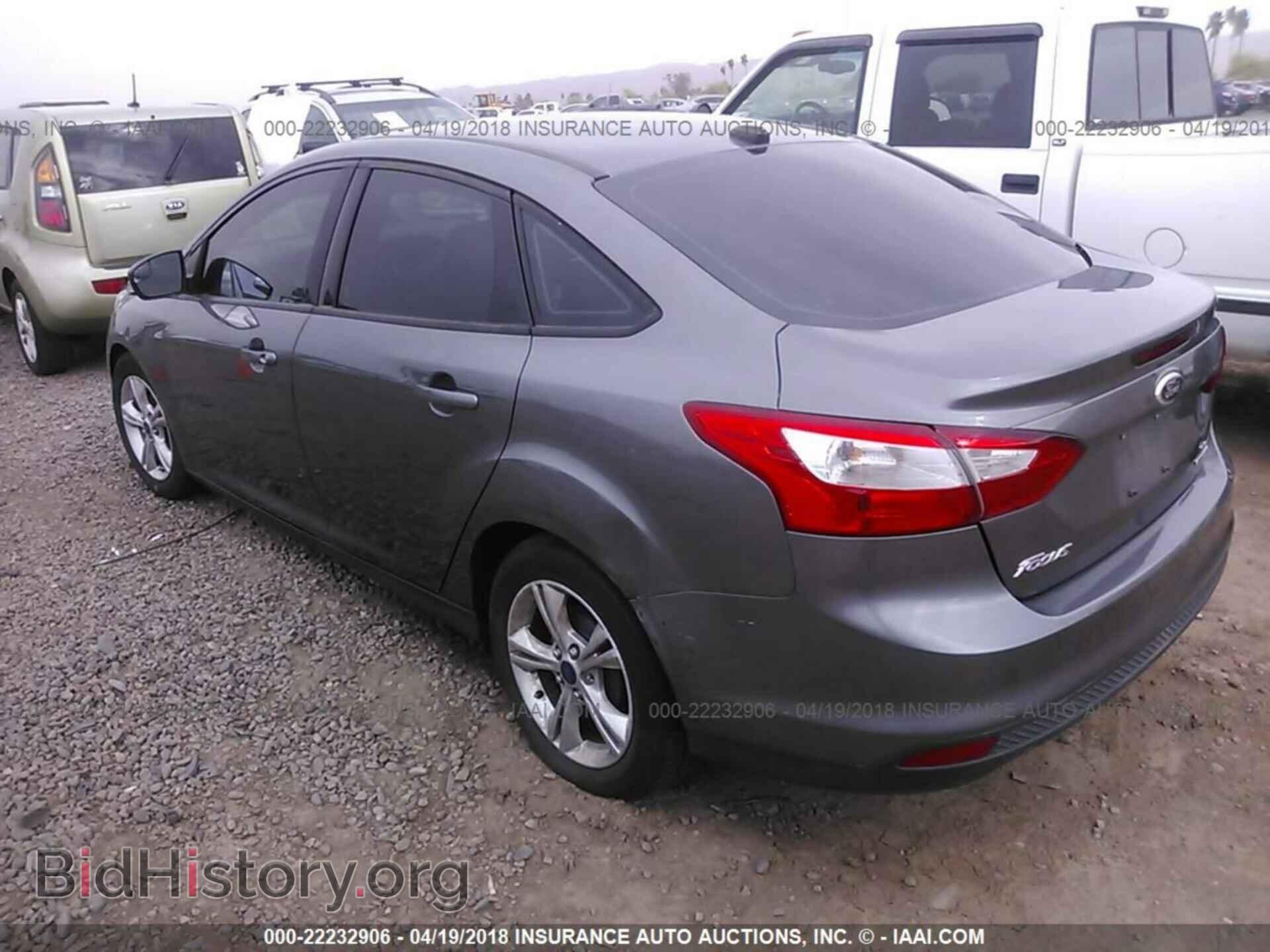 2014 Ford Focus - VIN: 1FADP3F28EL237791 - Photo 3