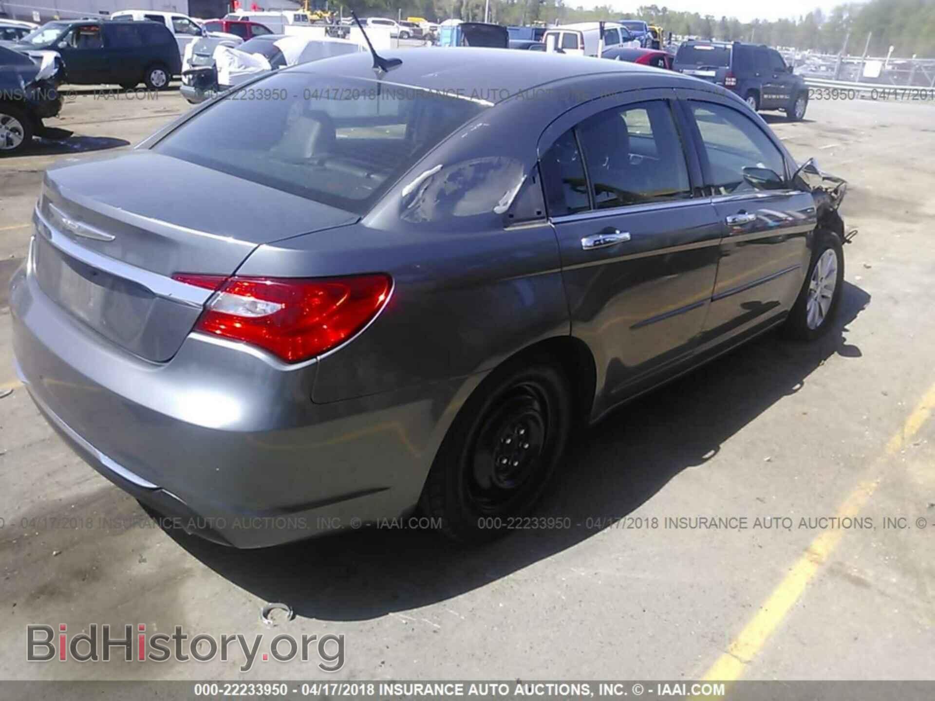 2013 Chrysler 200 - VIN: 1C3CCBCG9DN607620 - Photo 4