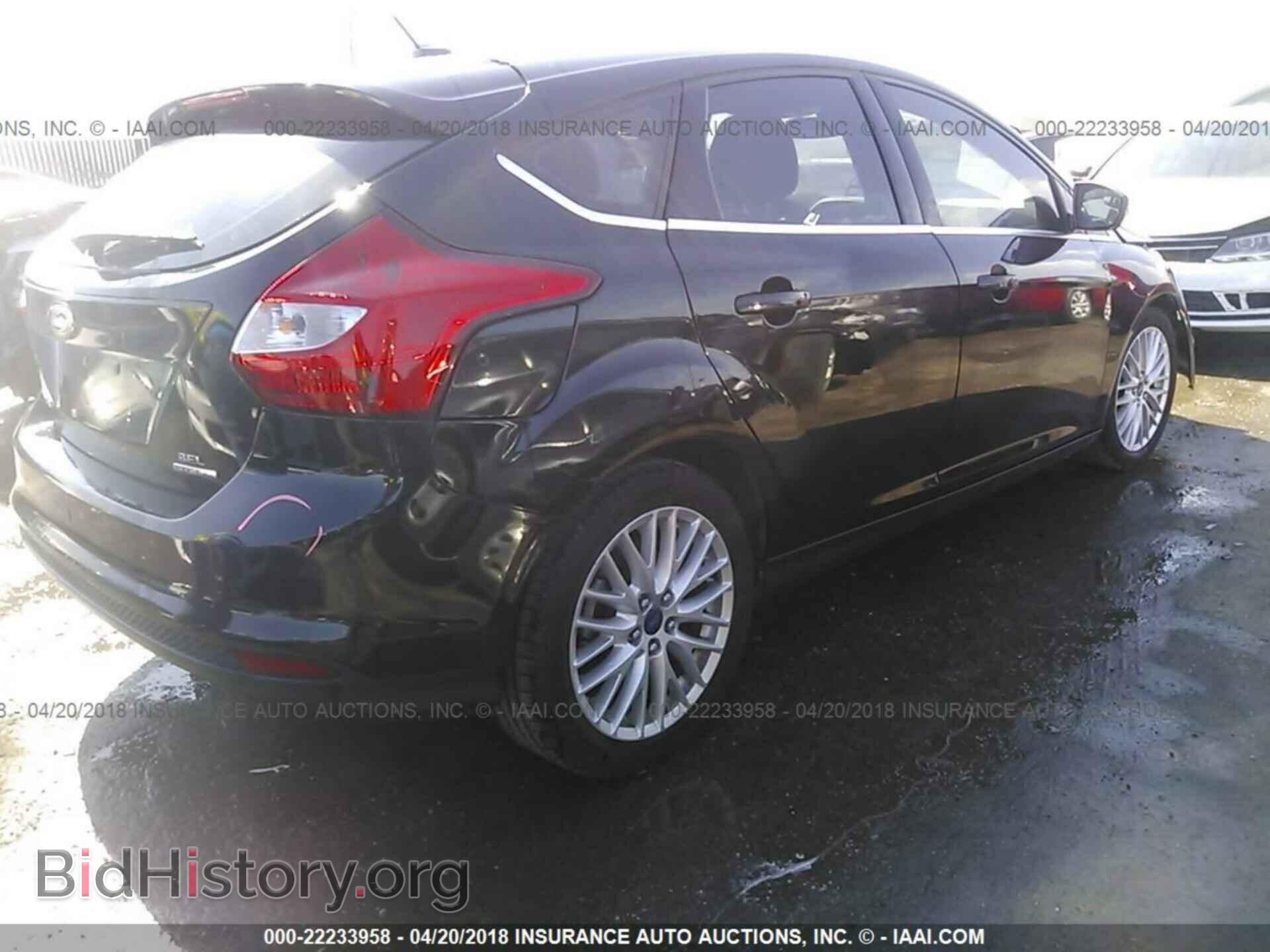 2012 Ford Focus - VIN: 1FAHP3M21CL428681 - Photo 4
