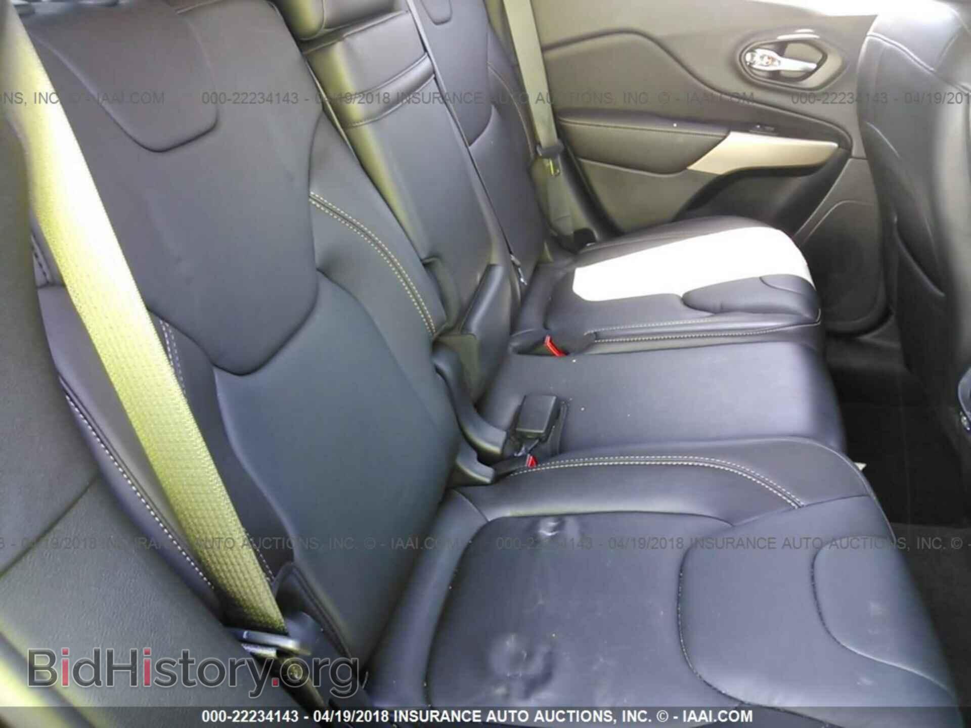 2017 Jeep Cherokee - VIN: 1C4PJLDS9HD221691 - Photo 8