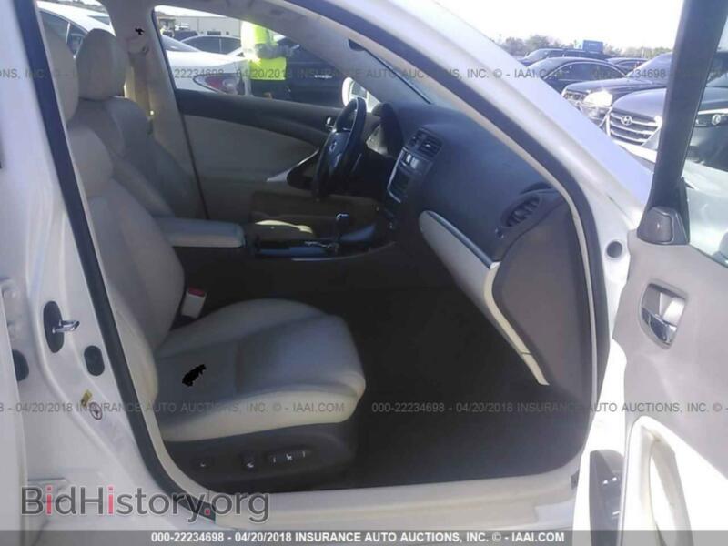 2012 Lexus IS (VIN JTHBF5C24C5175746) — фото 5 из 10