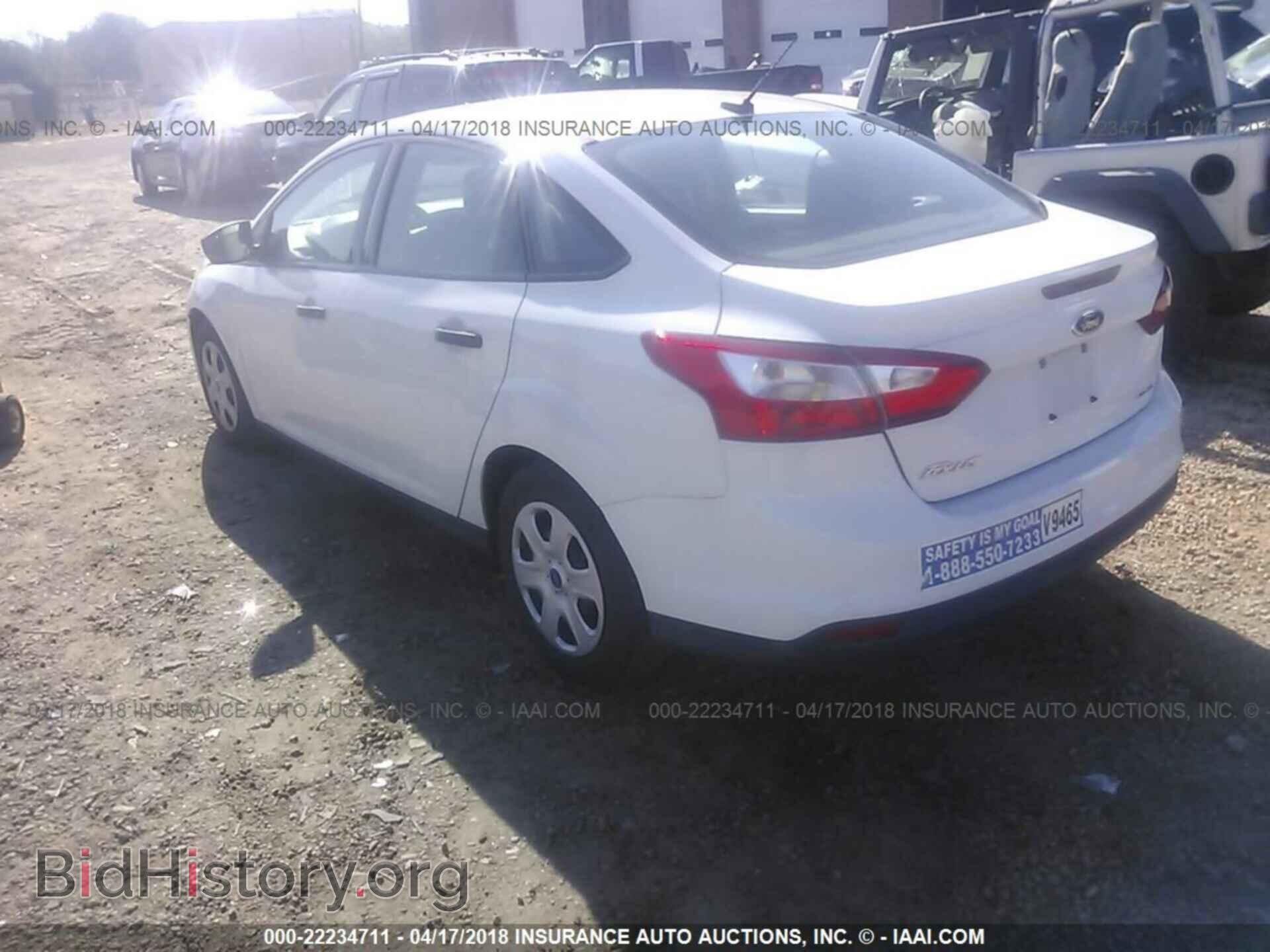 2014 Ford Focus - VIN: 1FADP3E29EL323256 - Фото 3