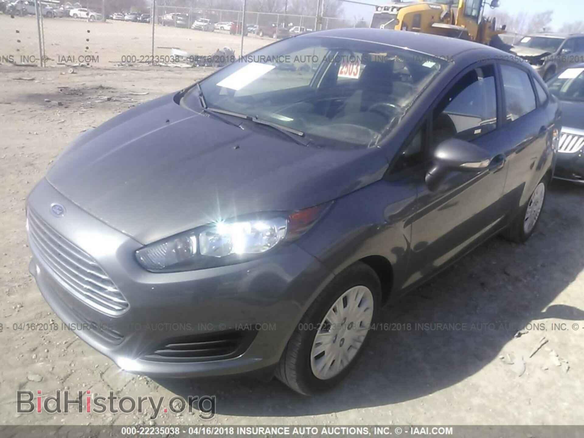 2014 Ford Fiesta - VIN: 3FADP4BE3EM240747 - Фото 2