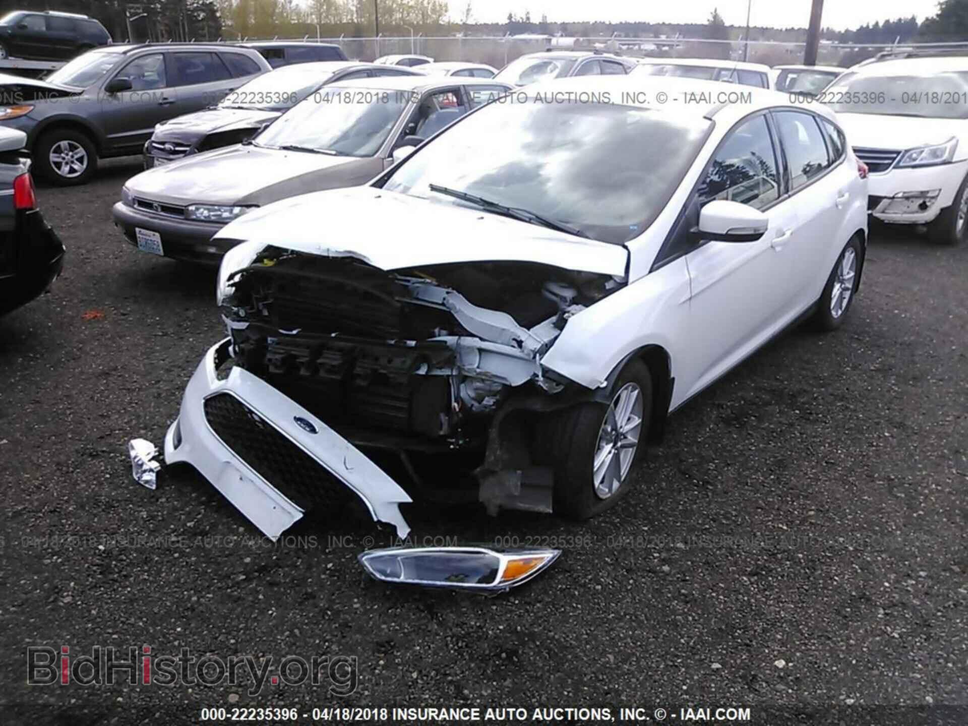 2016 Ford Focus - VIN: 1FADP3K22GL234717 - Photo 2