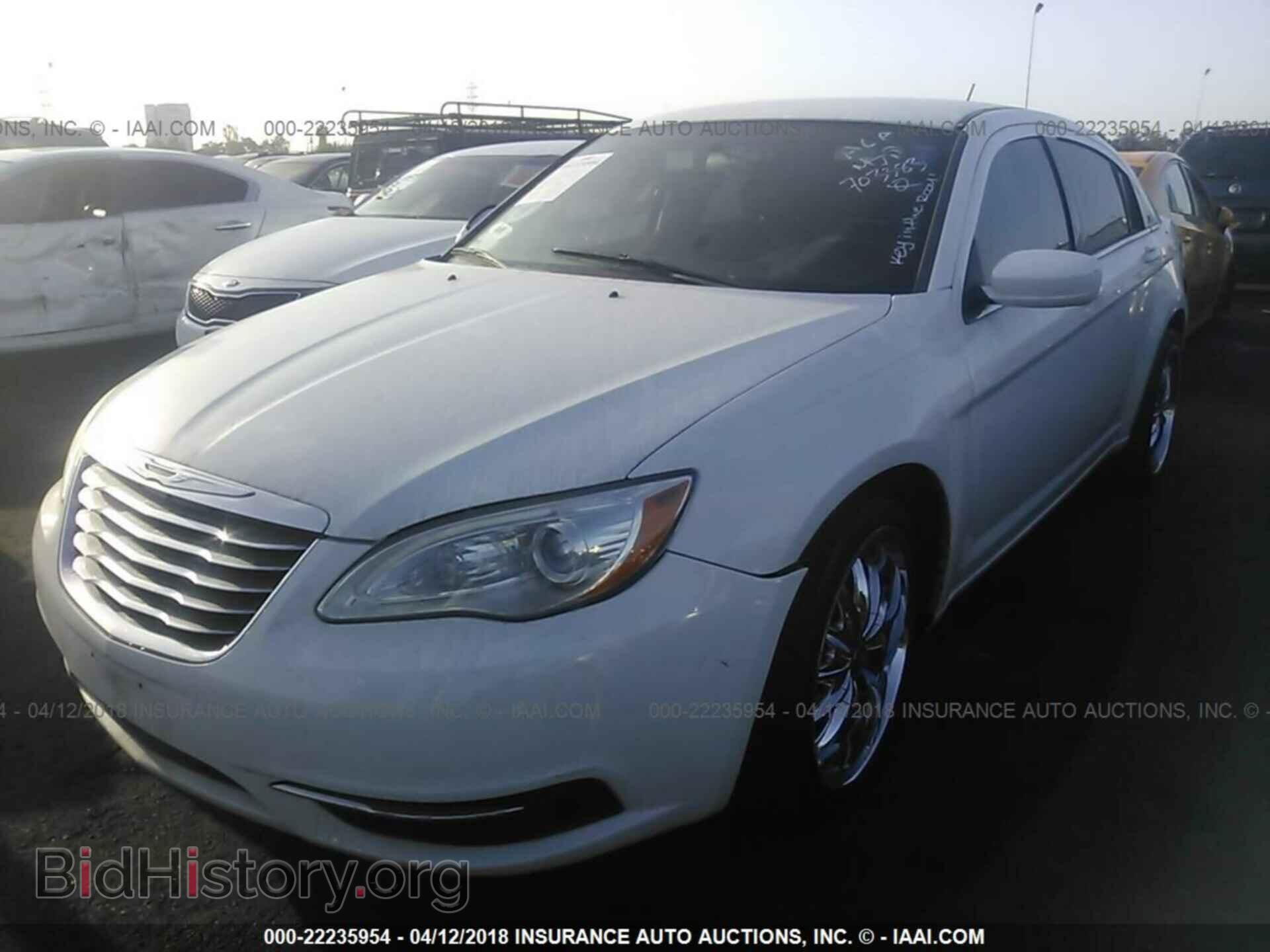 2013 Chrysler 200 - VIN: 1C3CCBBG6DN703383 - Photo 2