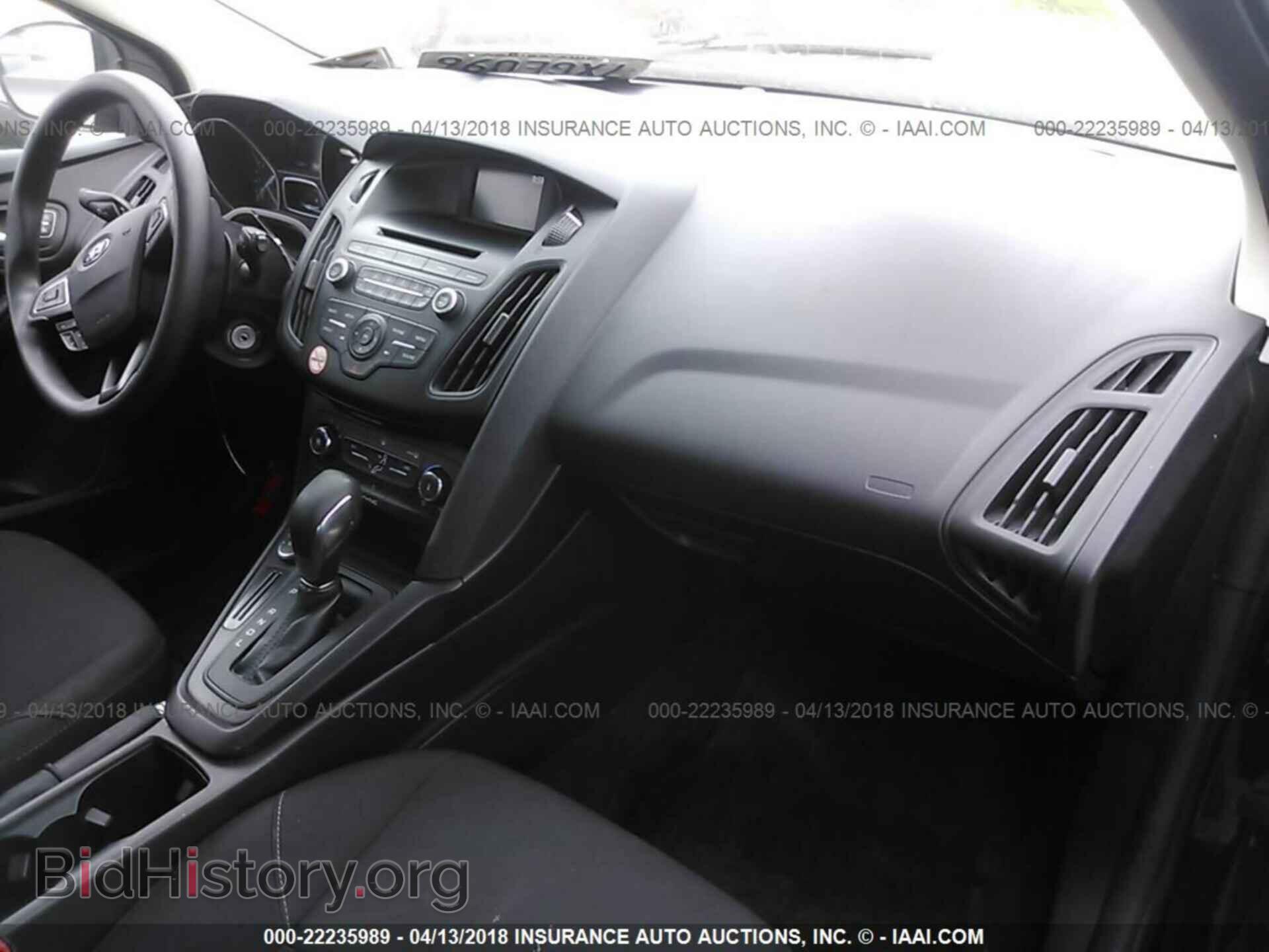 2017 Ford Focus - VIN: 1FADP3K26HL215671 - Photo 5