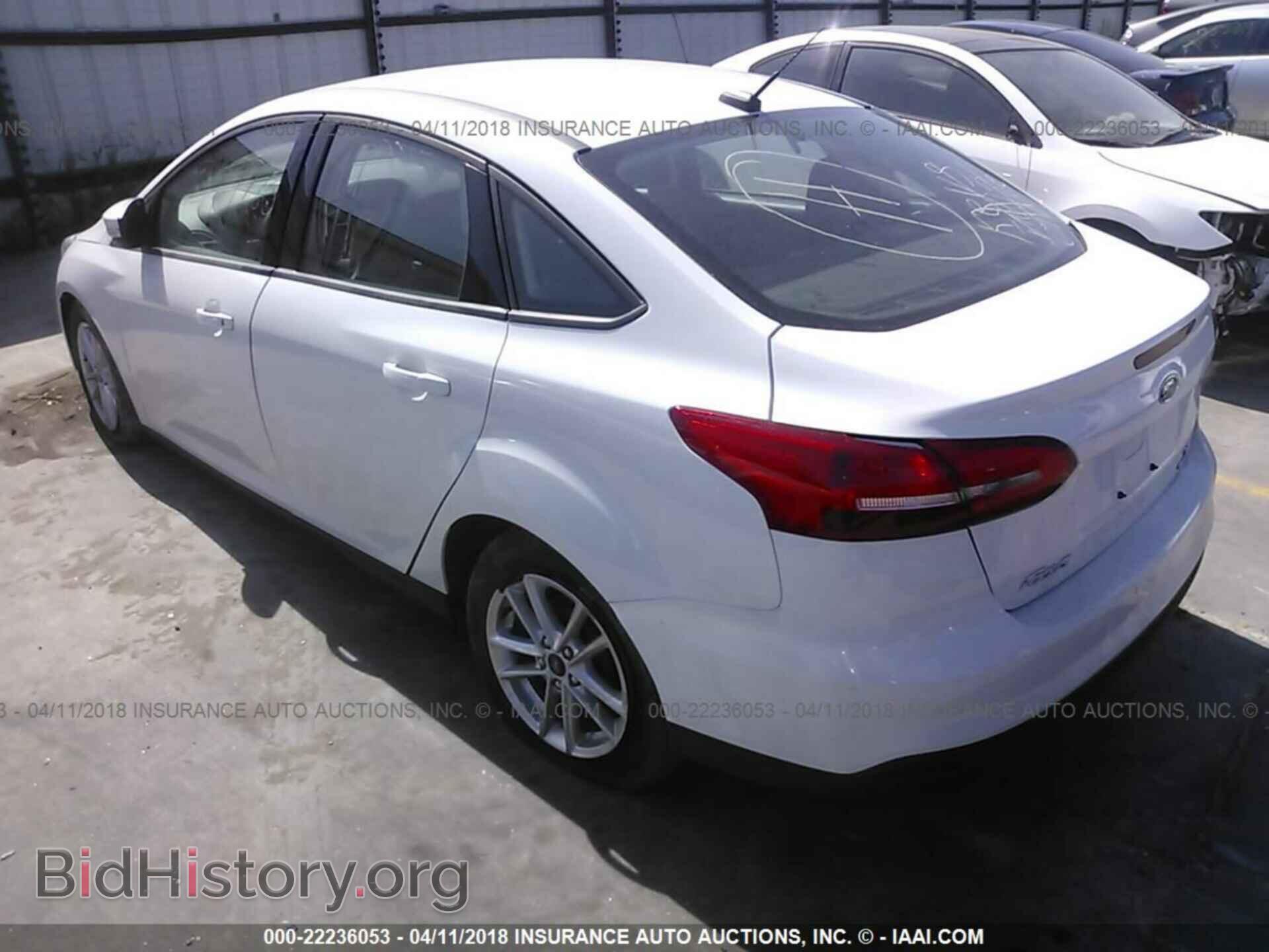 2016 Ford Focus - VIN: 1FADP3F21GL347780 - Фото 3