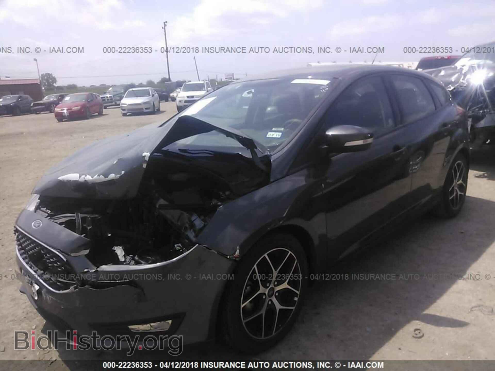 2017 Ford Focus - VIN: 1FADP3M25HL264499 - Photo 2