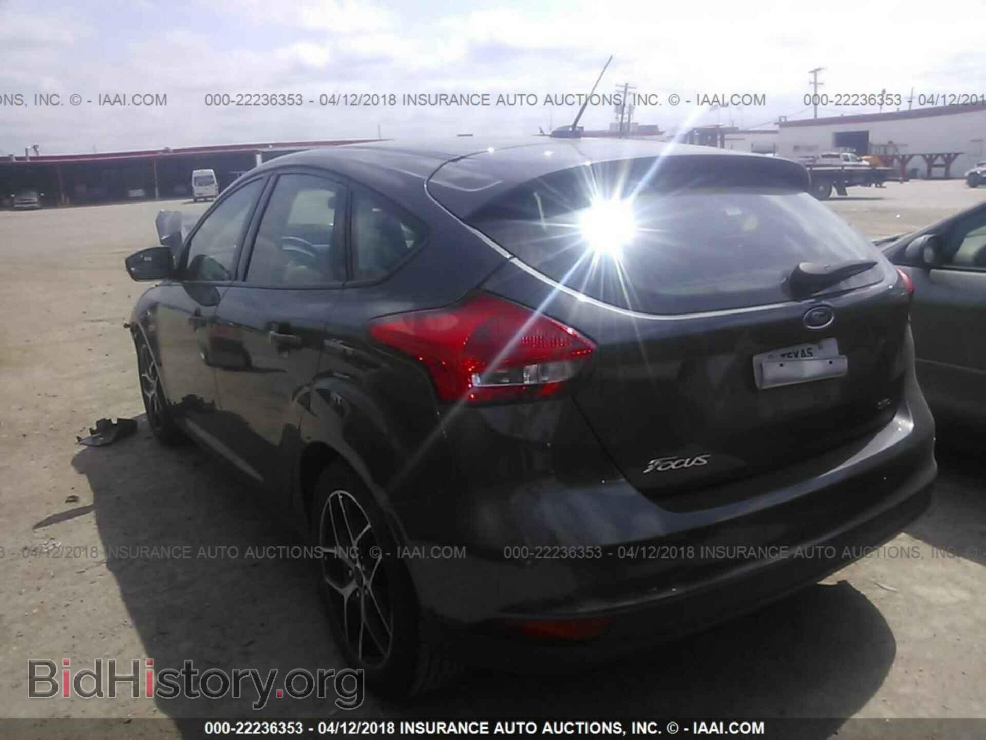 2017 Ford Focus - VIN: 1FADP3M25HL264499 - Photo 3