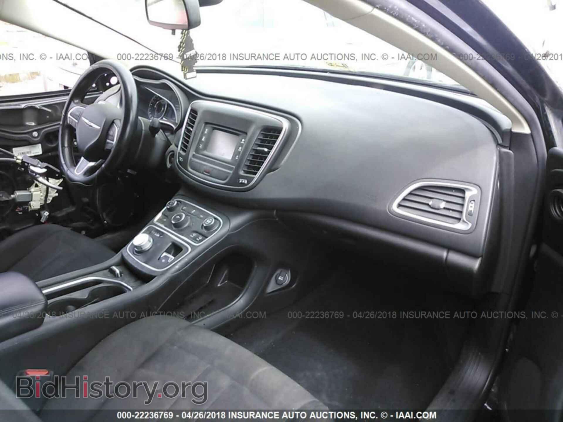 2015 Chrysler 200 - VIN: 1C3CCCAB1FN696356 - Photo 5