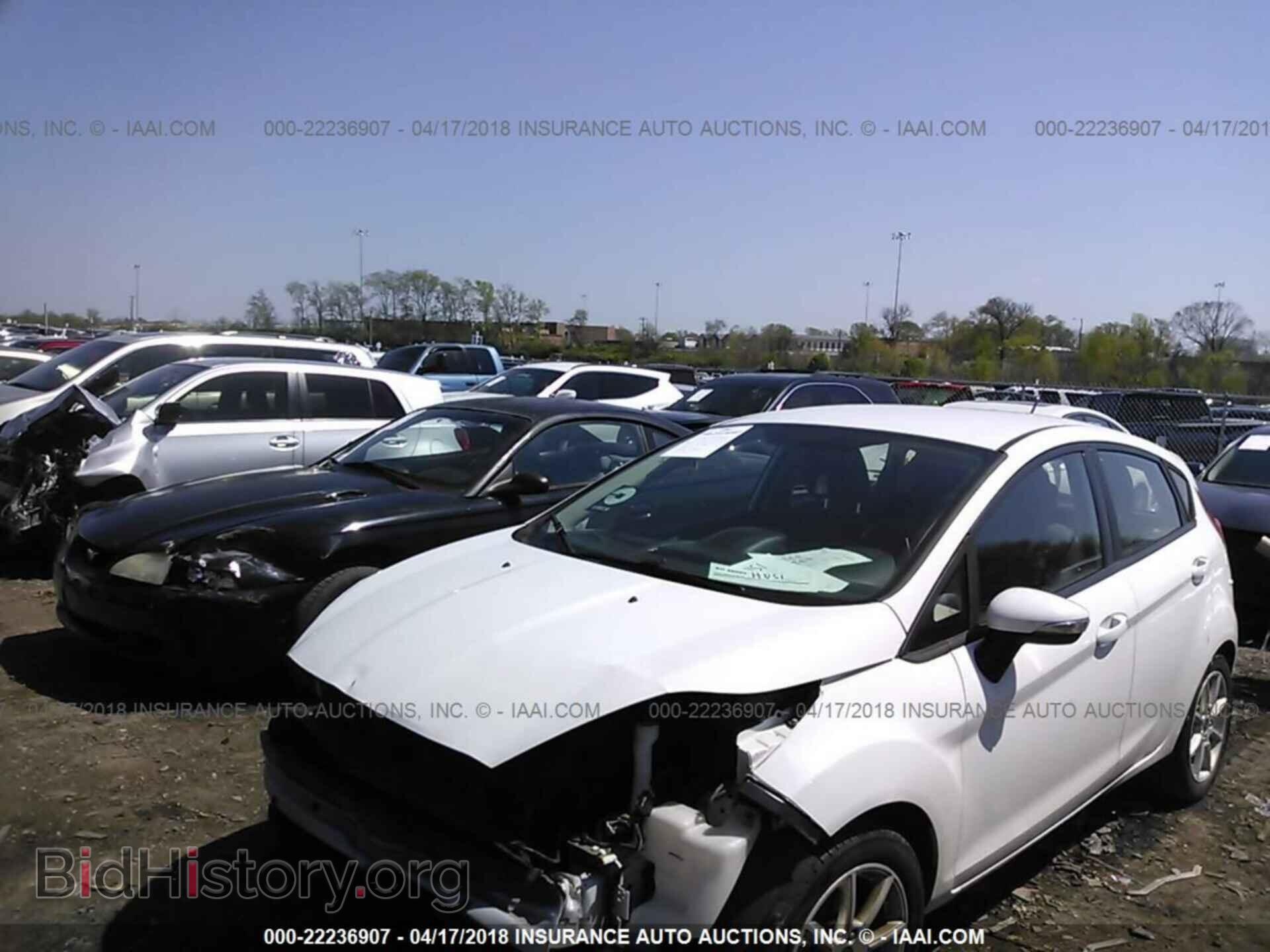 2015 Ford Fiesta - VIN: 3FADP4EJXFM108272 - Фото 2