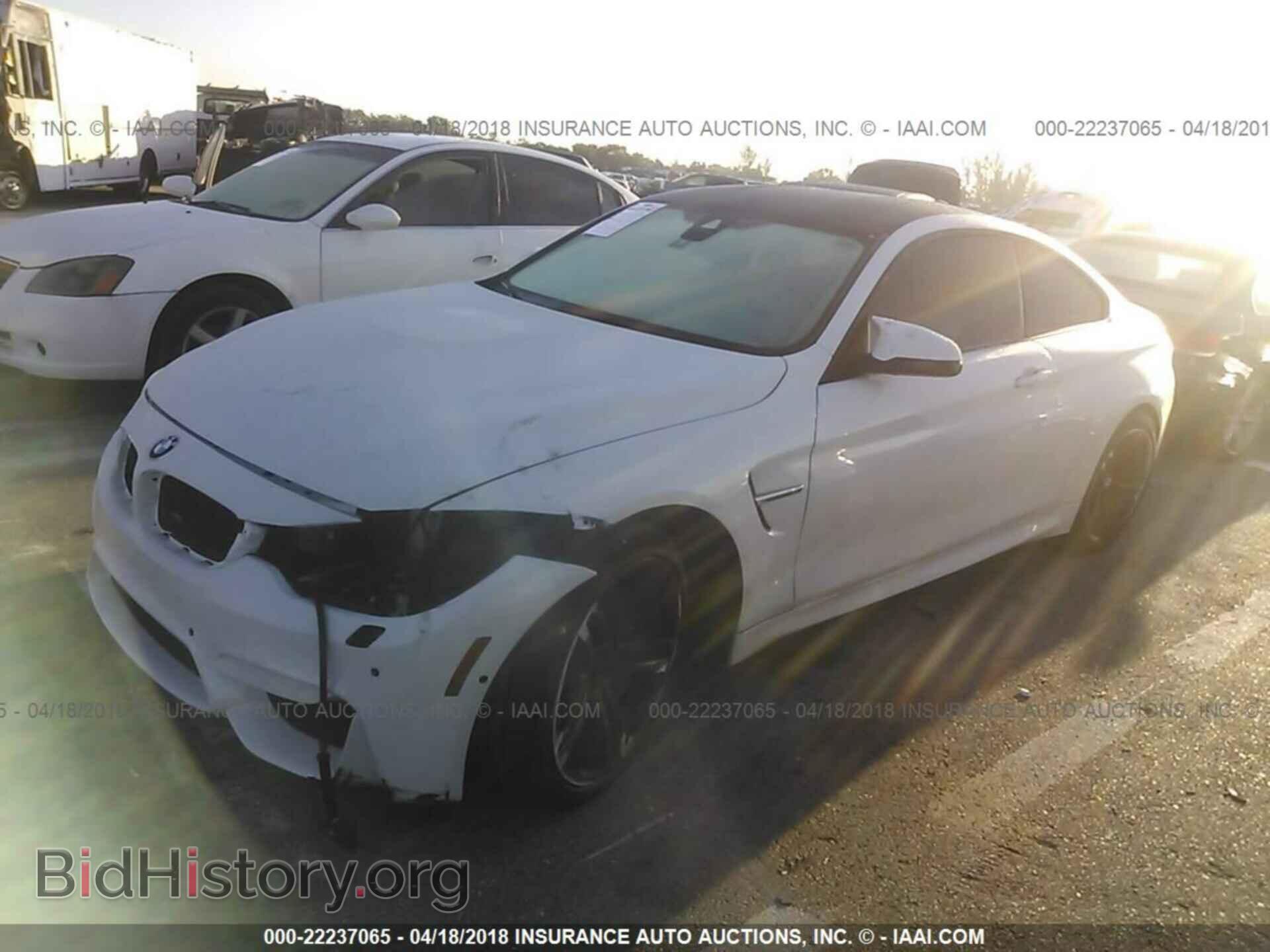 2015 Bmw M4 - VIN: WBS3R9C56FK335560 - Фото 2