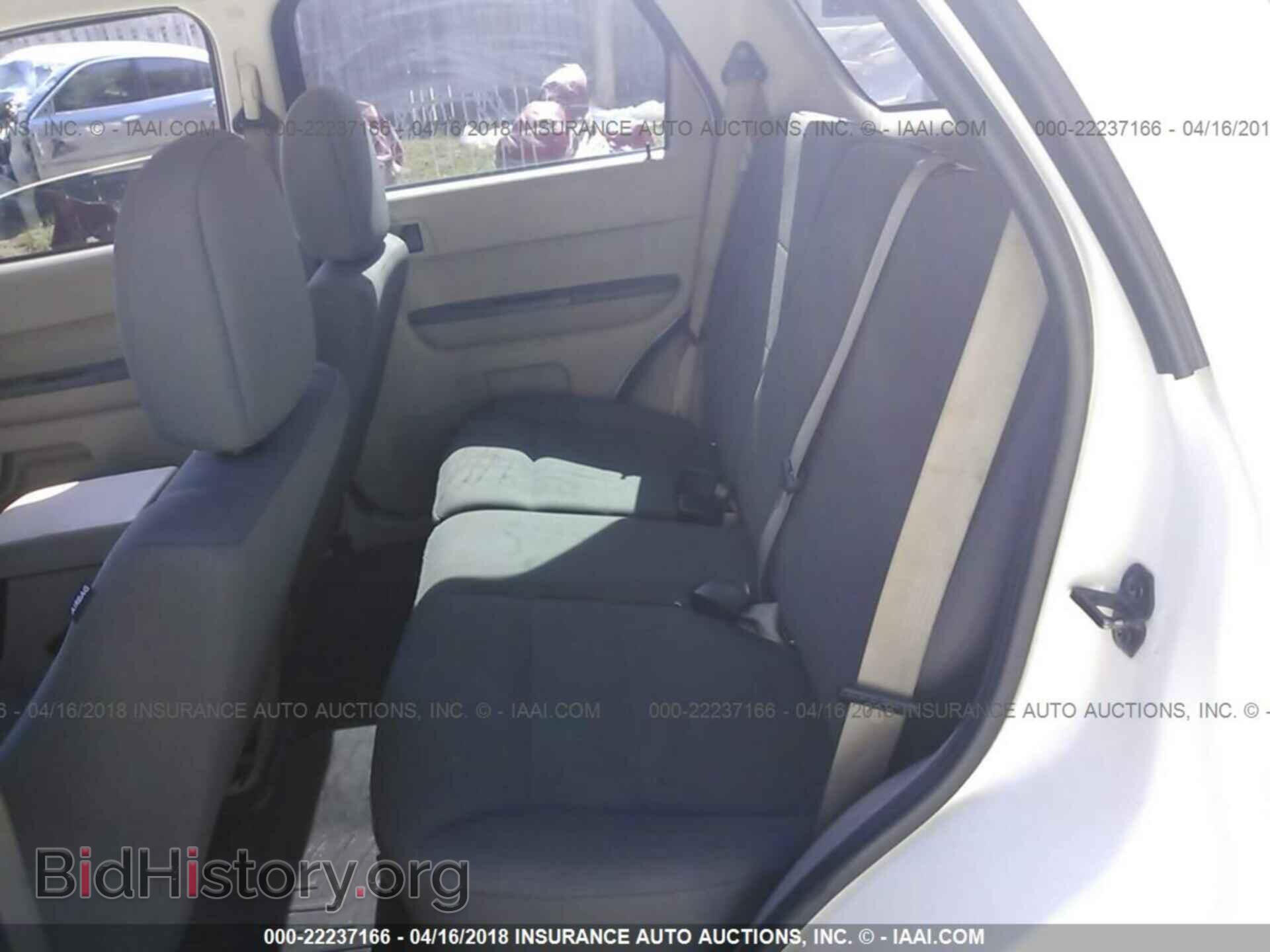 2011 Ford Escape - VIN: 1FMCU0C78BKC02324 - Фото 8