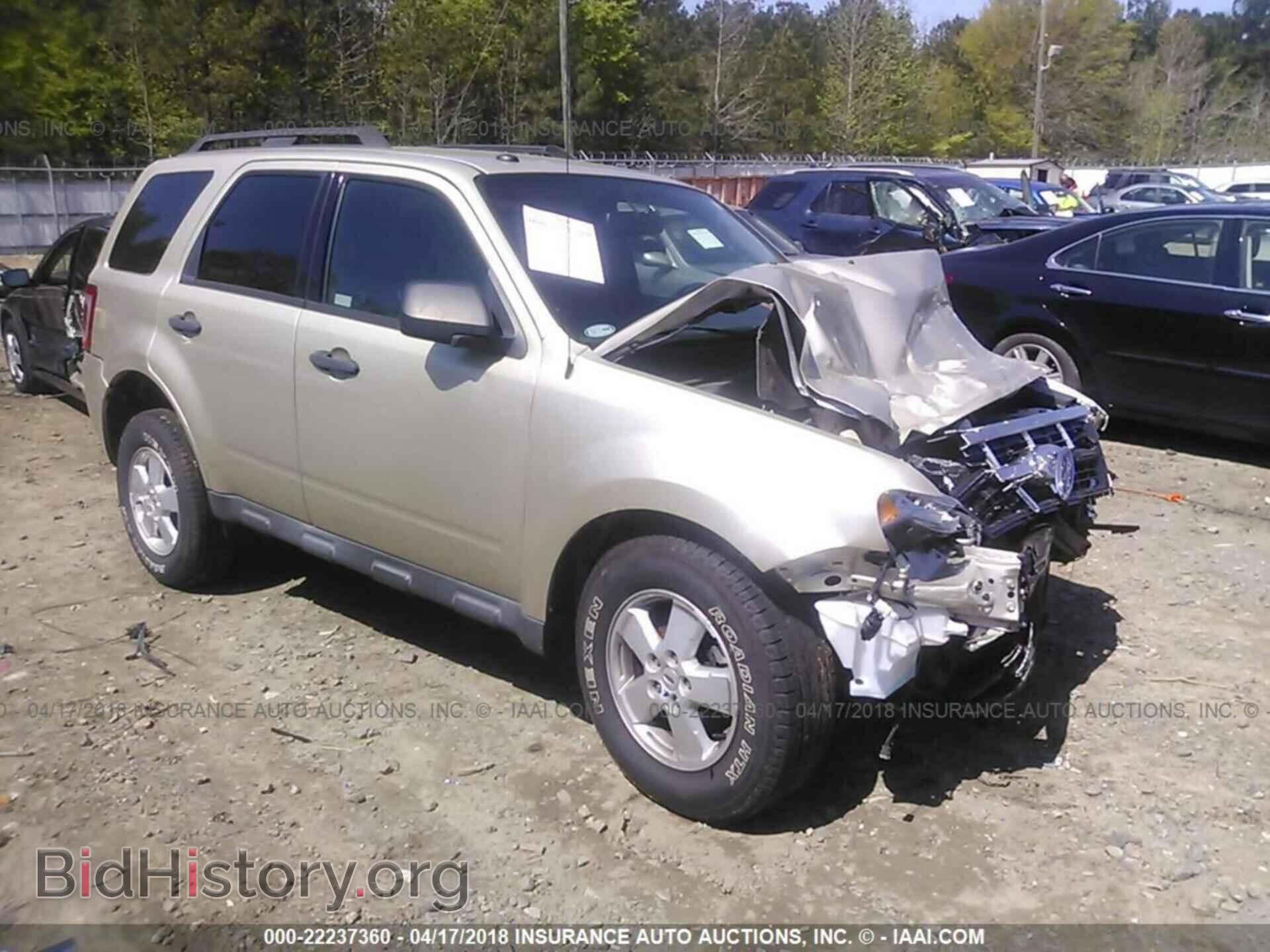 Photo 1FMCU9D76BKC12370 - Ford Escape 2011
