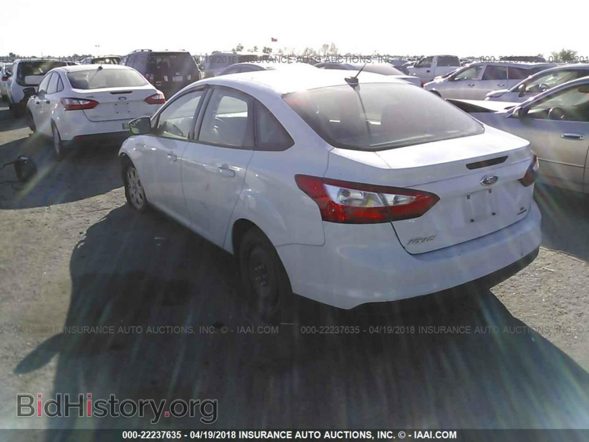 2012 Ford Focus - VIN: 1FAHP3F22CL449245 - Фото 3