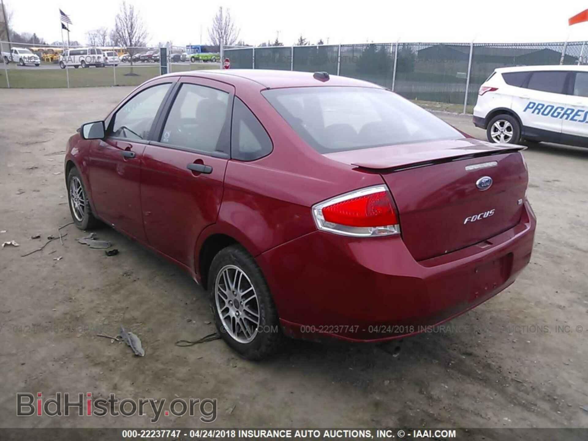 2011 Ford Focus - VIN: 1FAHP3FN8BW161432 - Фото 3