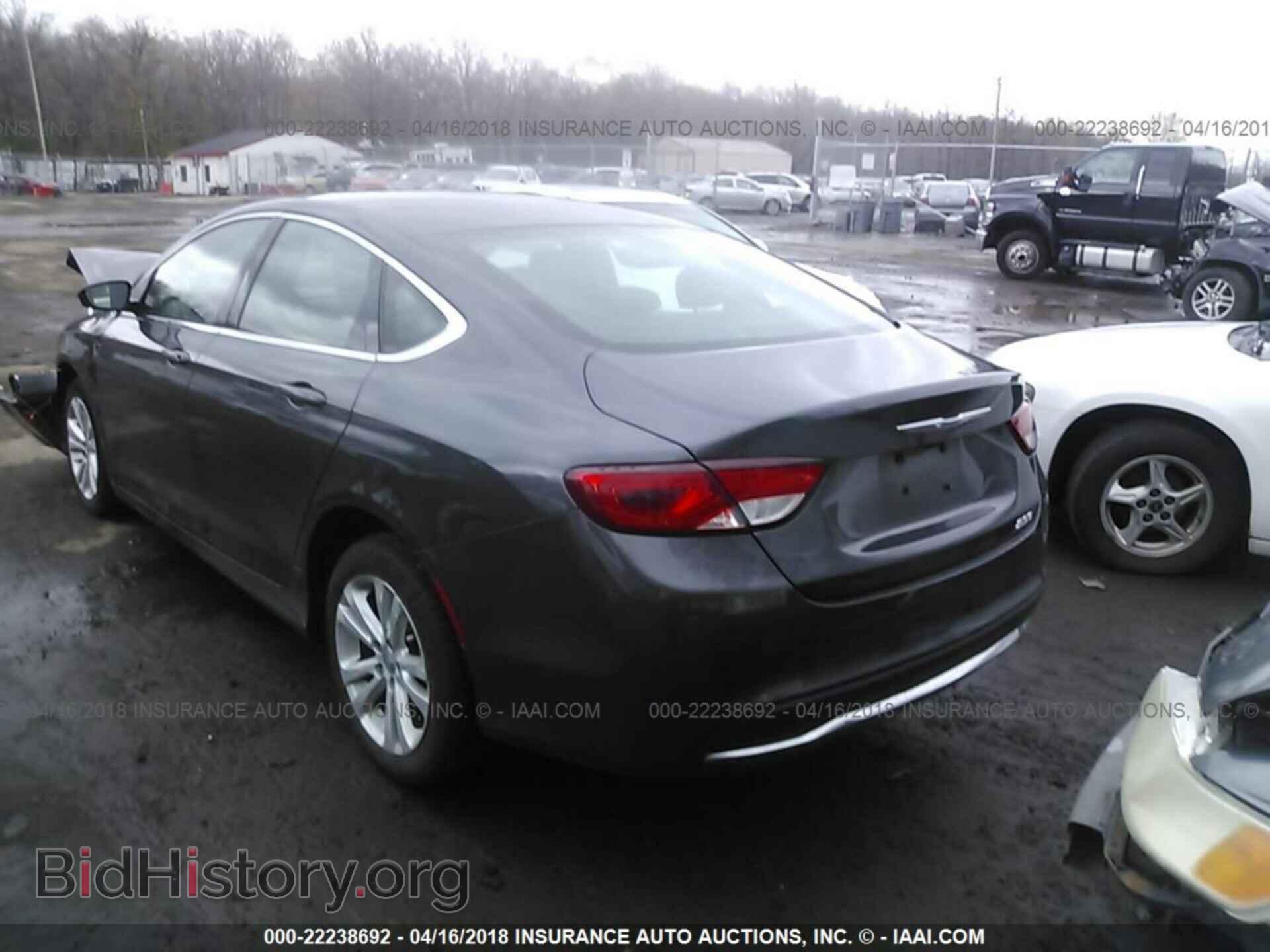 2016 Chrysler 200 - VIN: 1C3CCCAB3GN145332 - Photo 3
