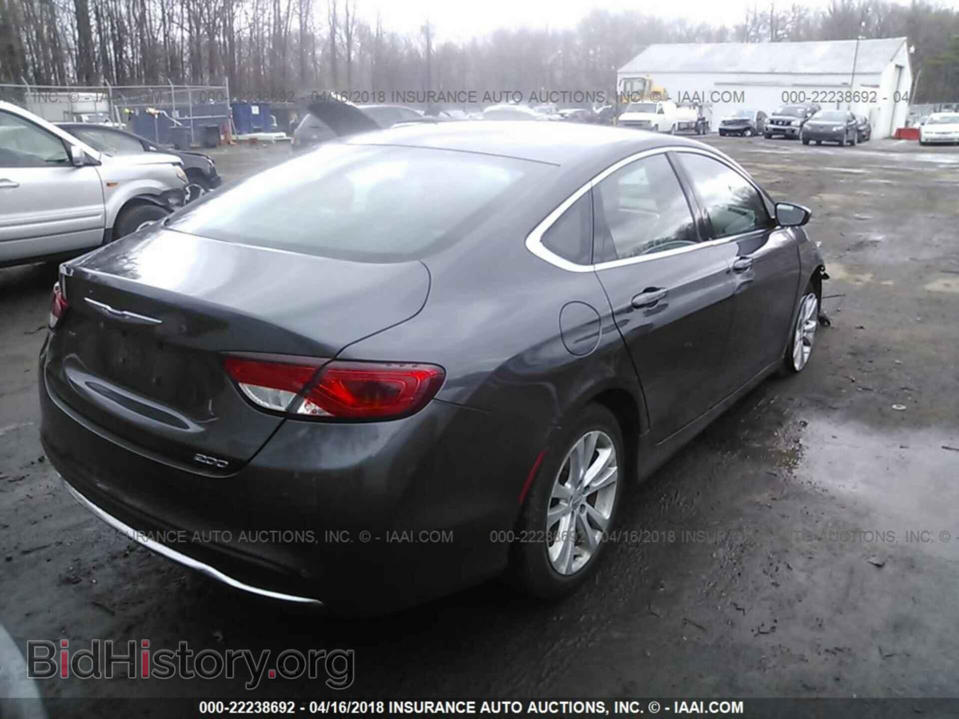 2016 Chrysler 200 - VIN: 1C3CCCAB3GN145332 - Photo 4