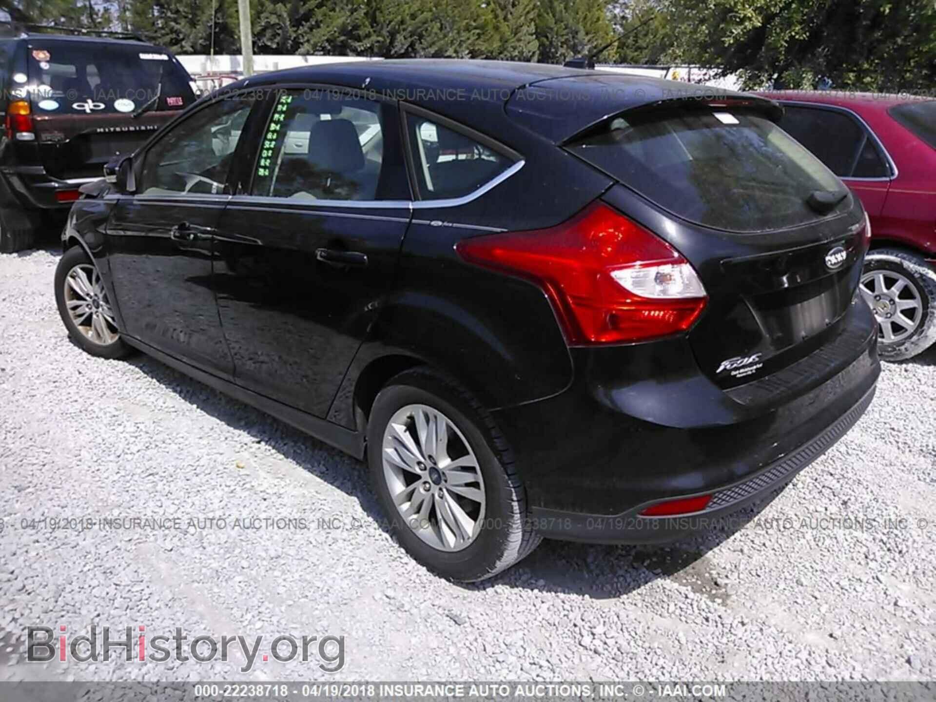 2012 Ford Focus - VIN: 1FAHP3M2XCL157281 - Photo 3