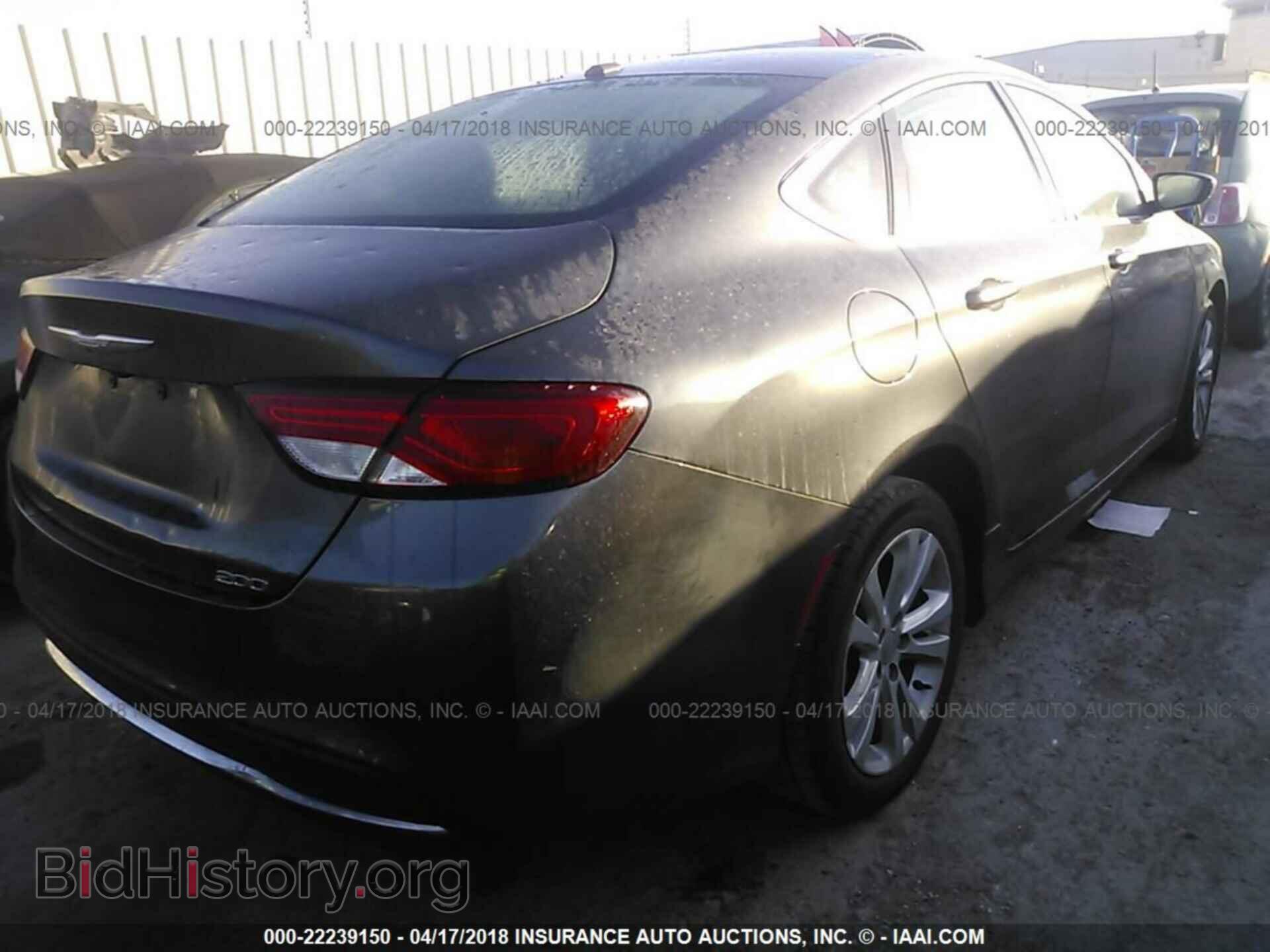 2015 Chrysler 200 - VIN: 1C3CCCAB9FN690093 - Photo 4