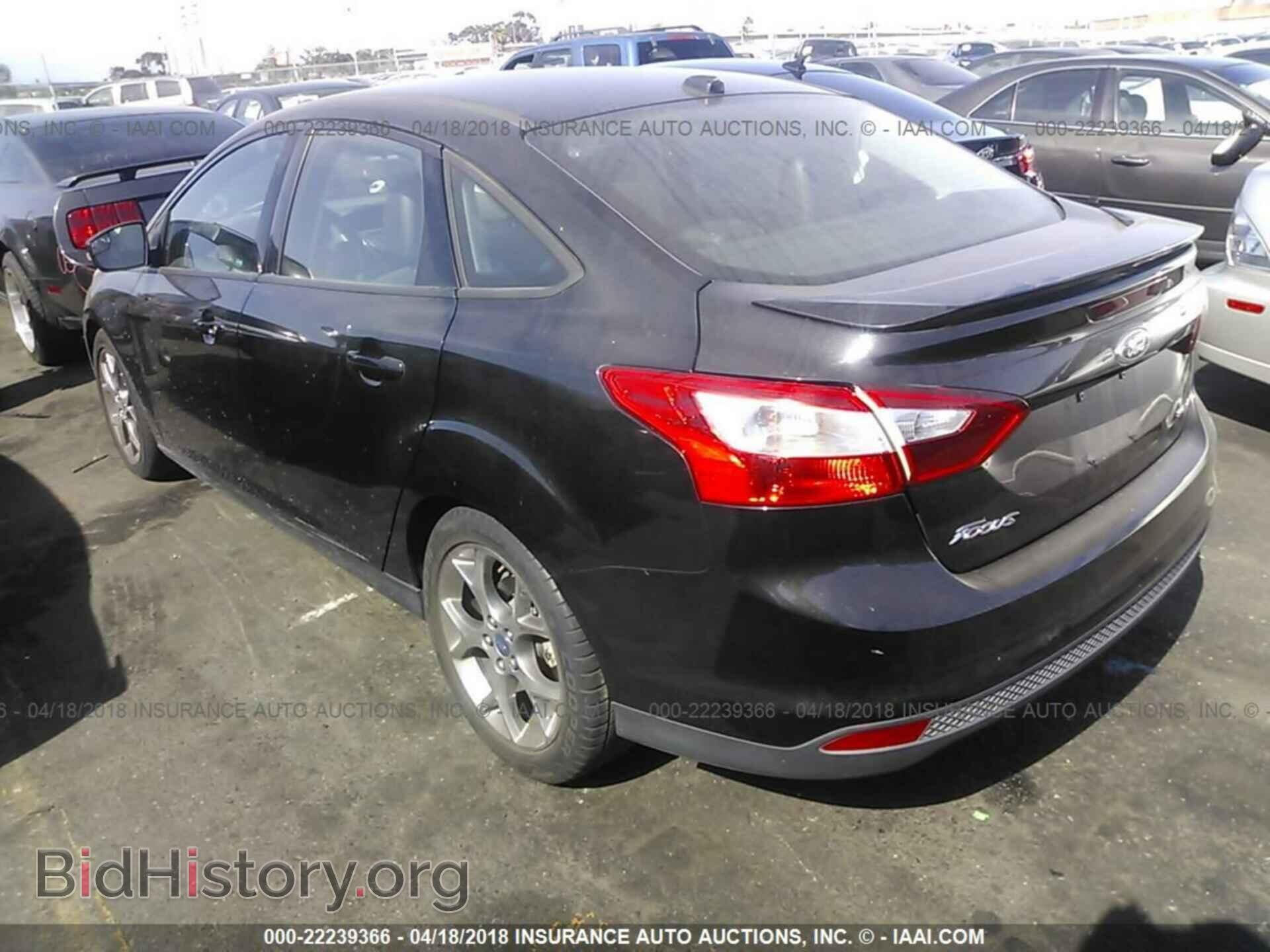2014 Ford Focus - VIN: 1FADP3F26EL210198 - Фото 3