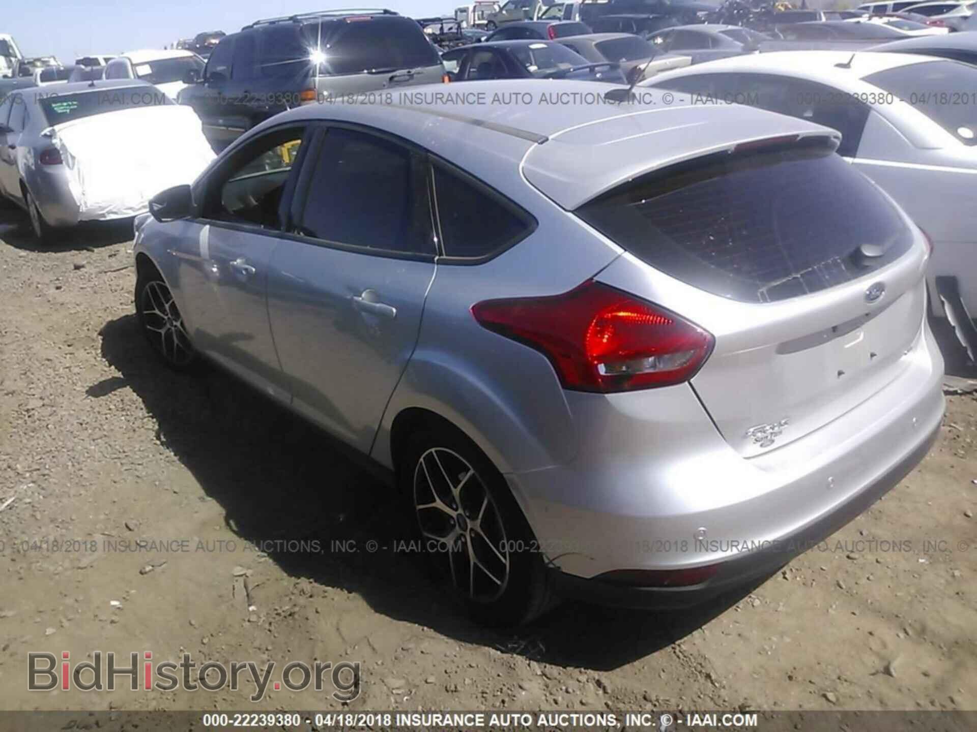 2017 Ford Focus - VIN: 1FADP3M24HL316284 - Photo 3