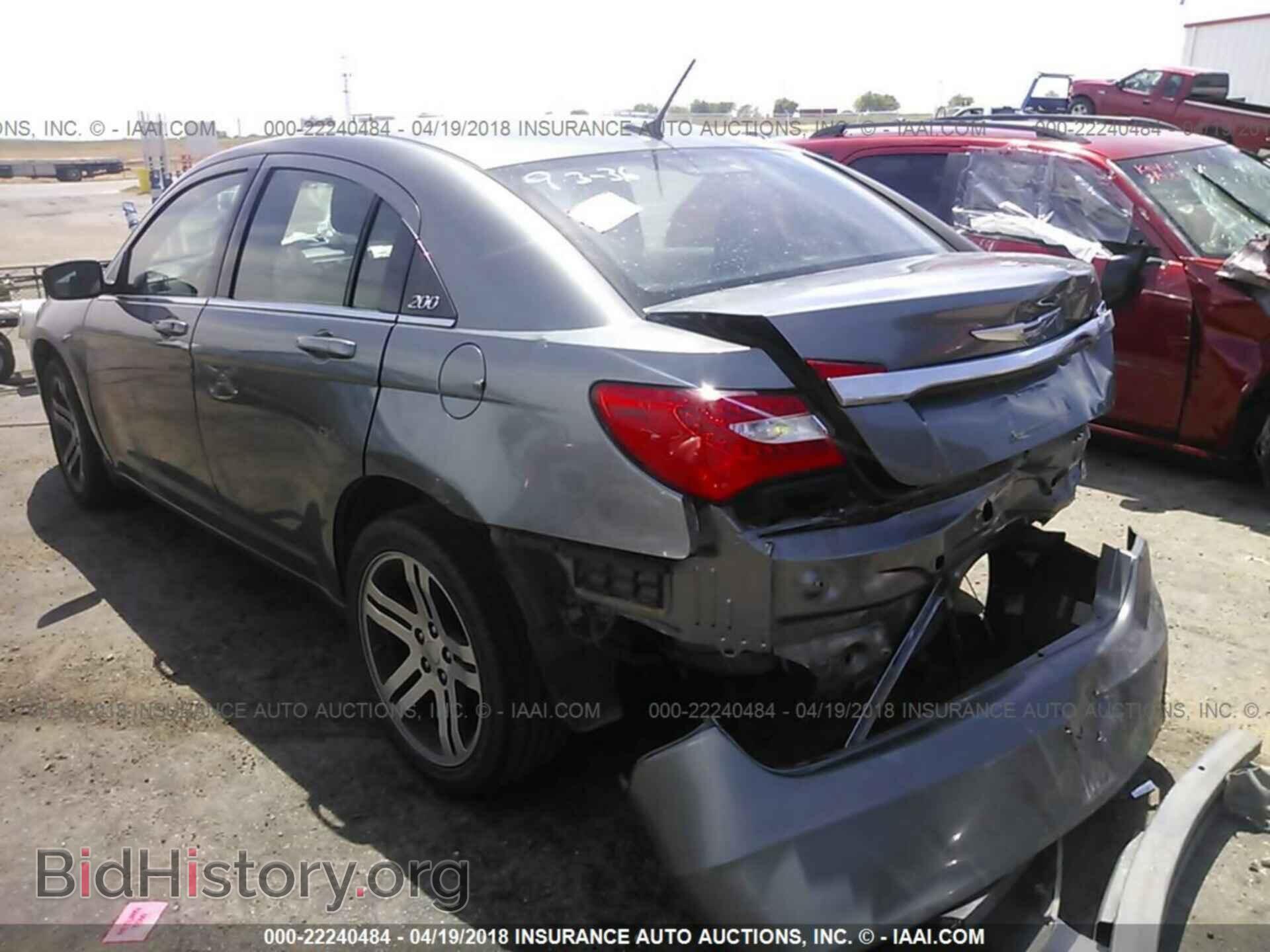 2013 Chrysler 200 - VIN: 1C3CCBBB7DN735098 - Photo 3