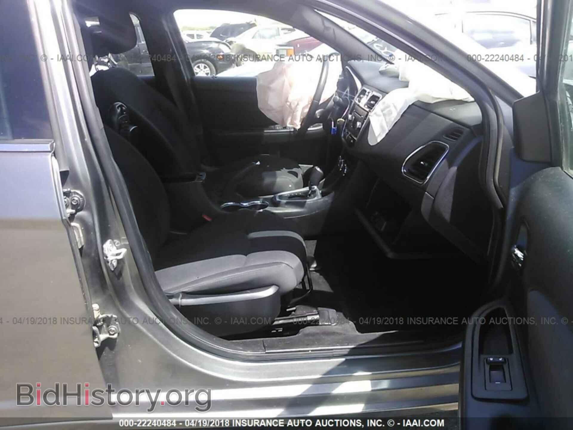 2013 Chrysler 200 - VIN: 1C3CCBBB7DN735098 - Photo 5