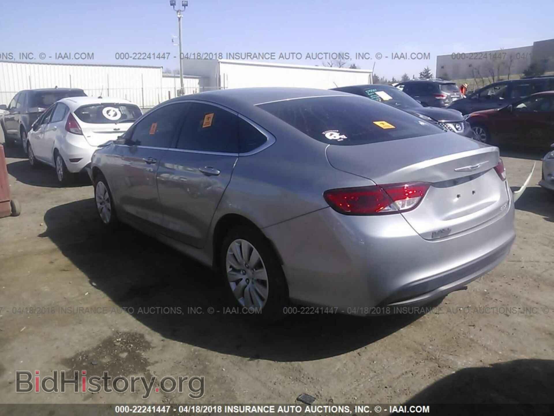 2016 Chrysler 200 - VIN: 1C3CCCFB8GN100461 - Photo 3