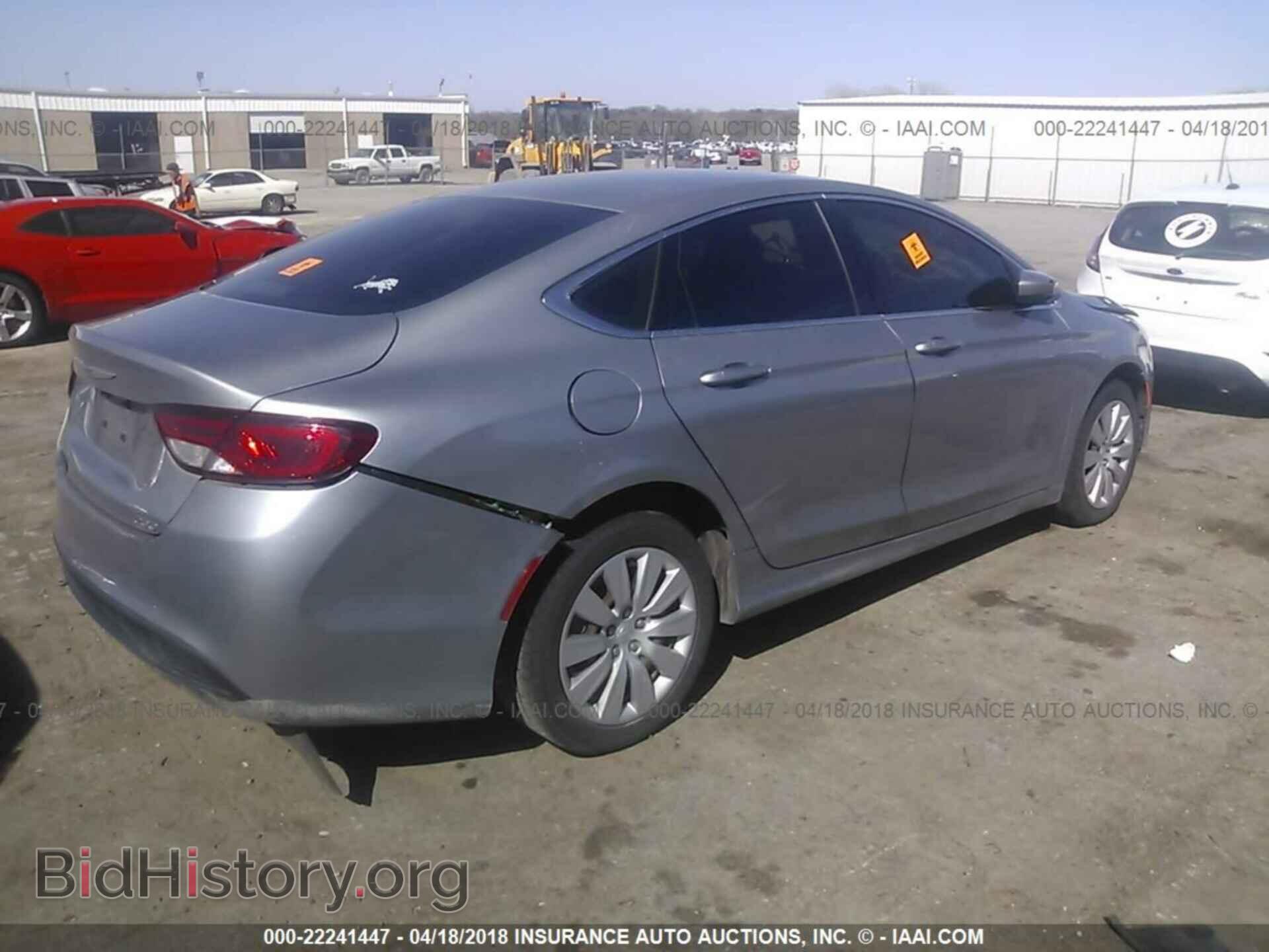 2016 Chrysler 200 - VIN: 1C3CCCFB8GN100461 - Photo 4