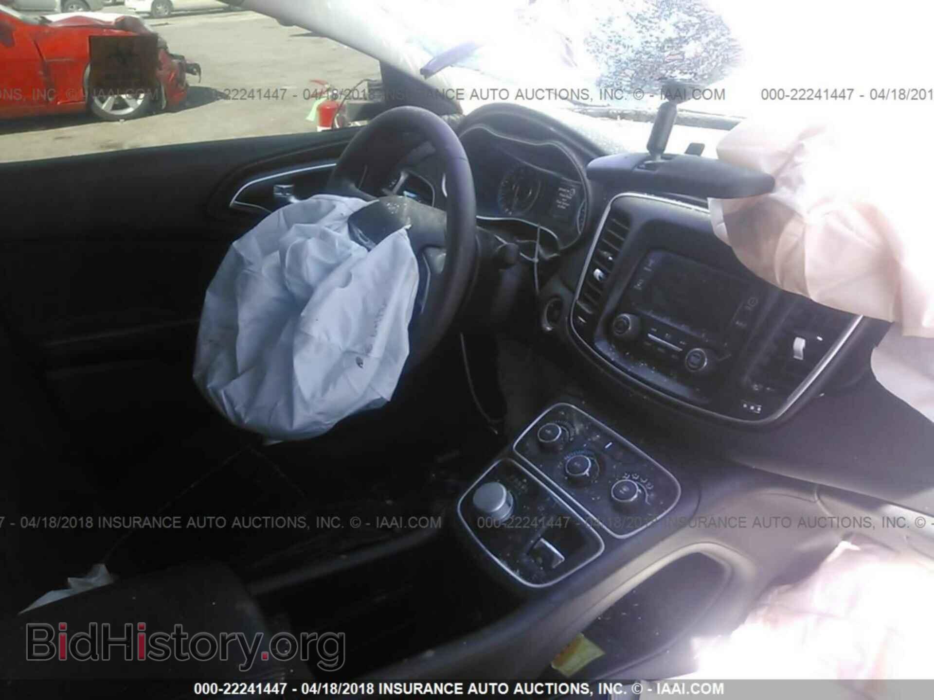 2016 Chrysler 200 - VIN: 1C3CCCFB8GN100461 - Photo 5