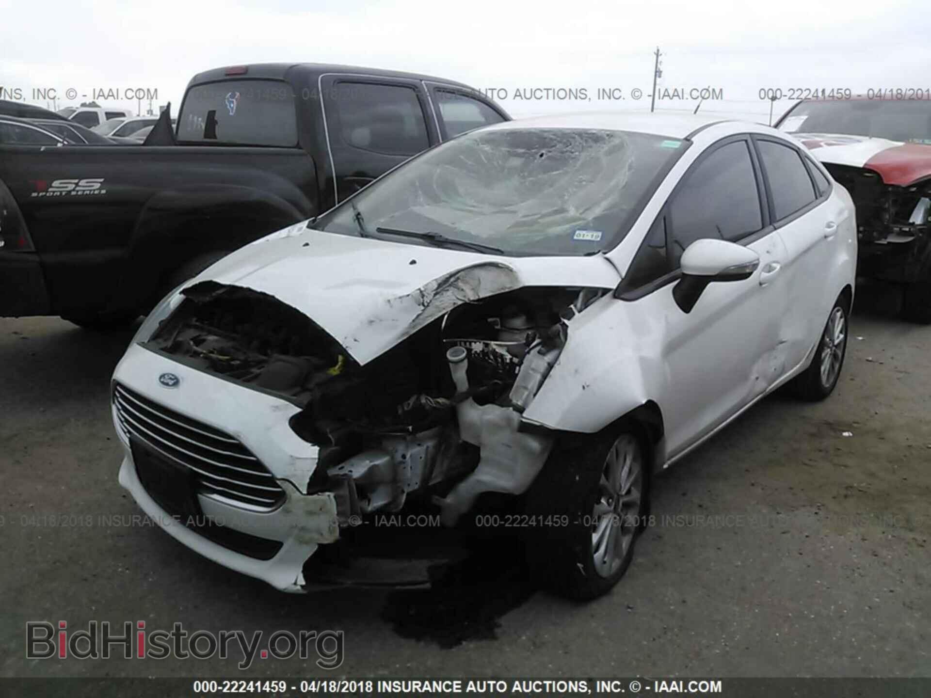 2014 Ford Fiesta - VIN: 3FADP4BJ5EM180502 - Фото 2