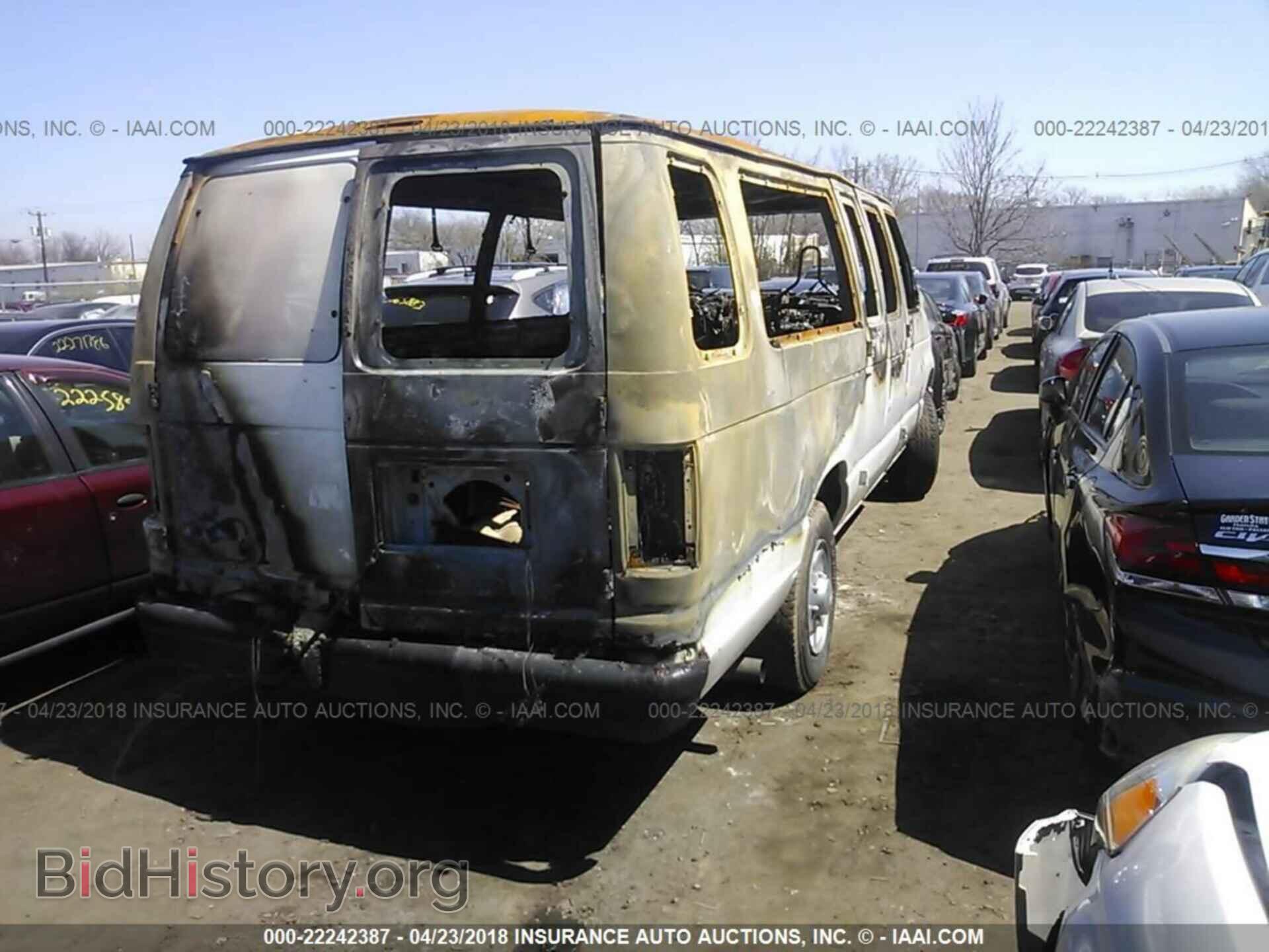 2011 Ford Econoline - VIN: 1FBSS3BL5BDA23561 - Фото 4