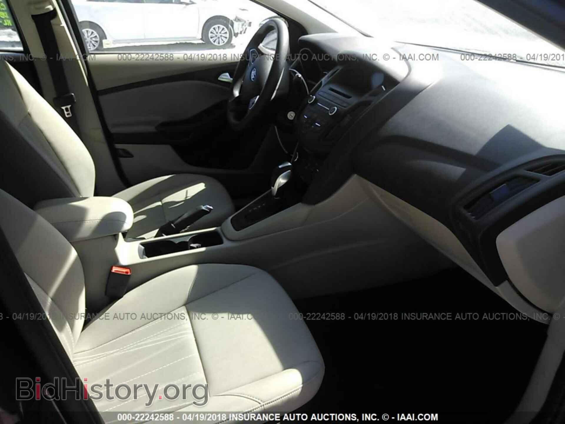 2015 Ford Focus - VIN: 1FADP3K21FL366267 - Photo 5