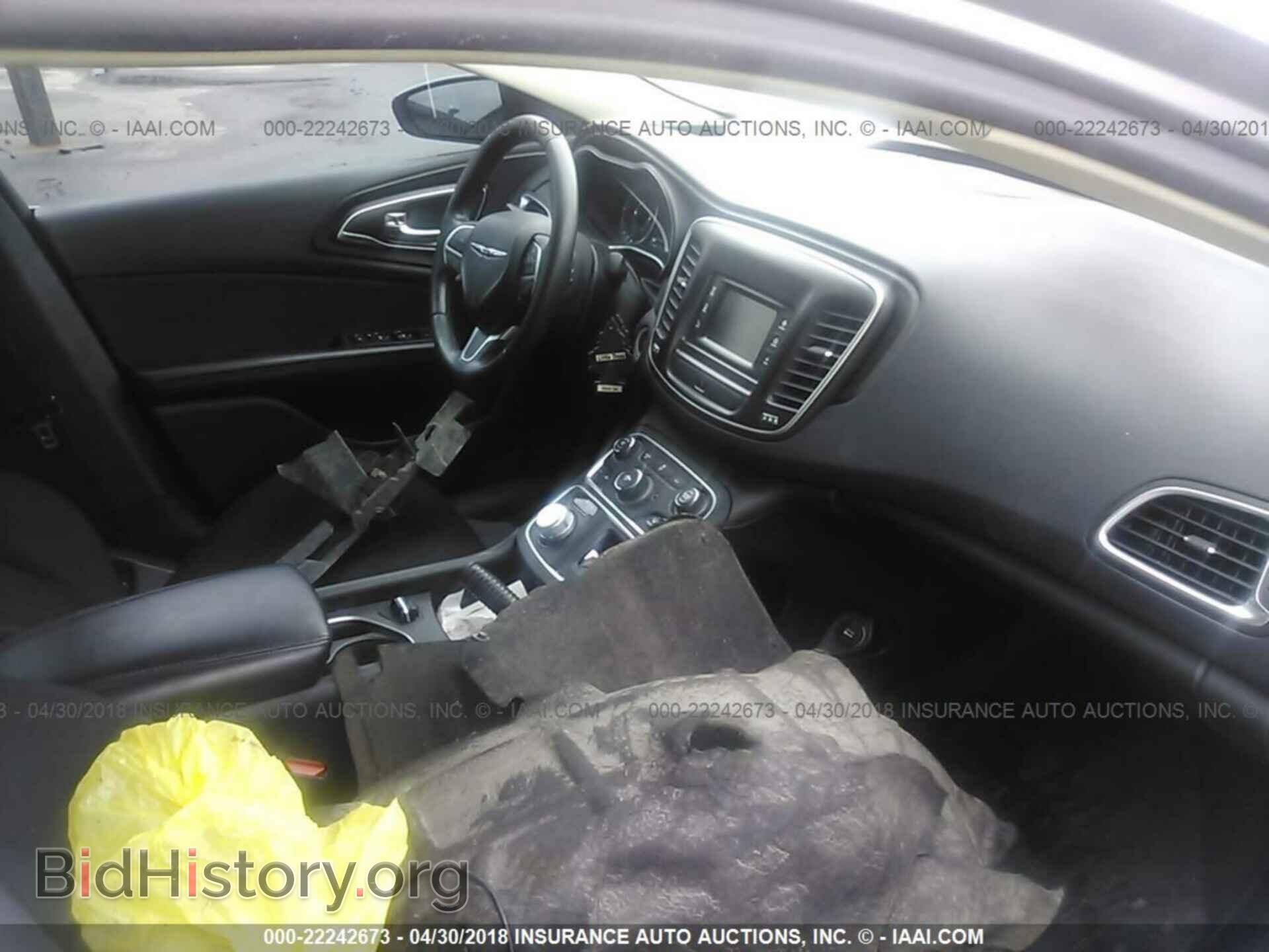 2015 Chrysler 200 - VIN: 1C3CCCAB8FN607933 - Photo 5