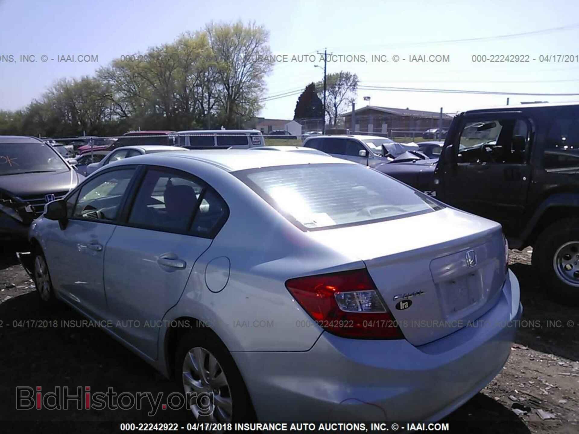 2012 Honda Civic - VIN: 19XFB2F51CE342457 - Photo 3