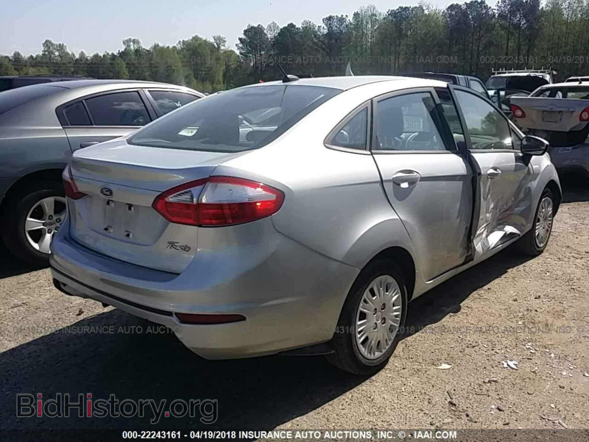 2016 Ford Fiesta - VIN: 3FADP4AJ9GM166543 - Фото 4