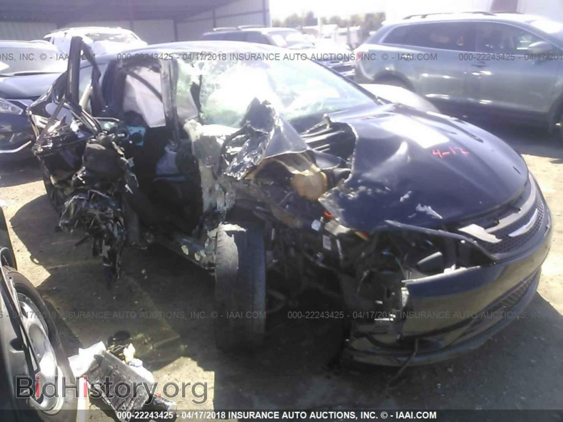 Photo 1C3CCCBBXFN578949 - Chrysler 200 2015
