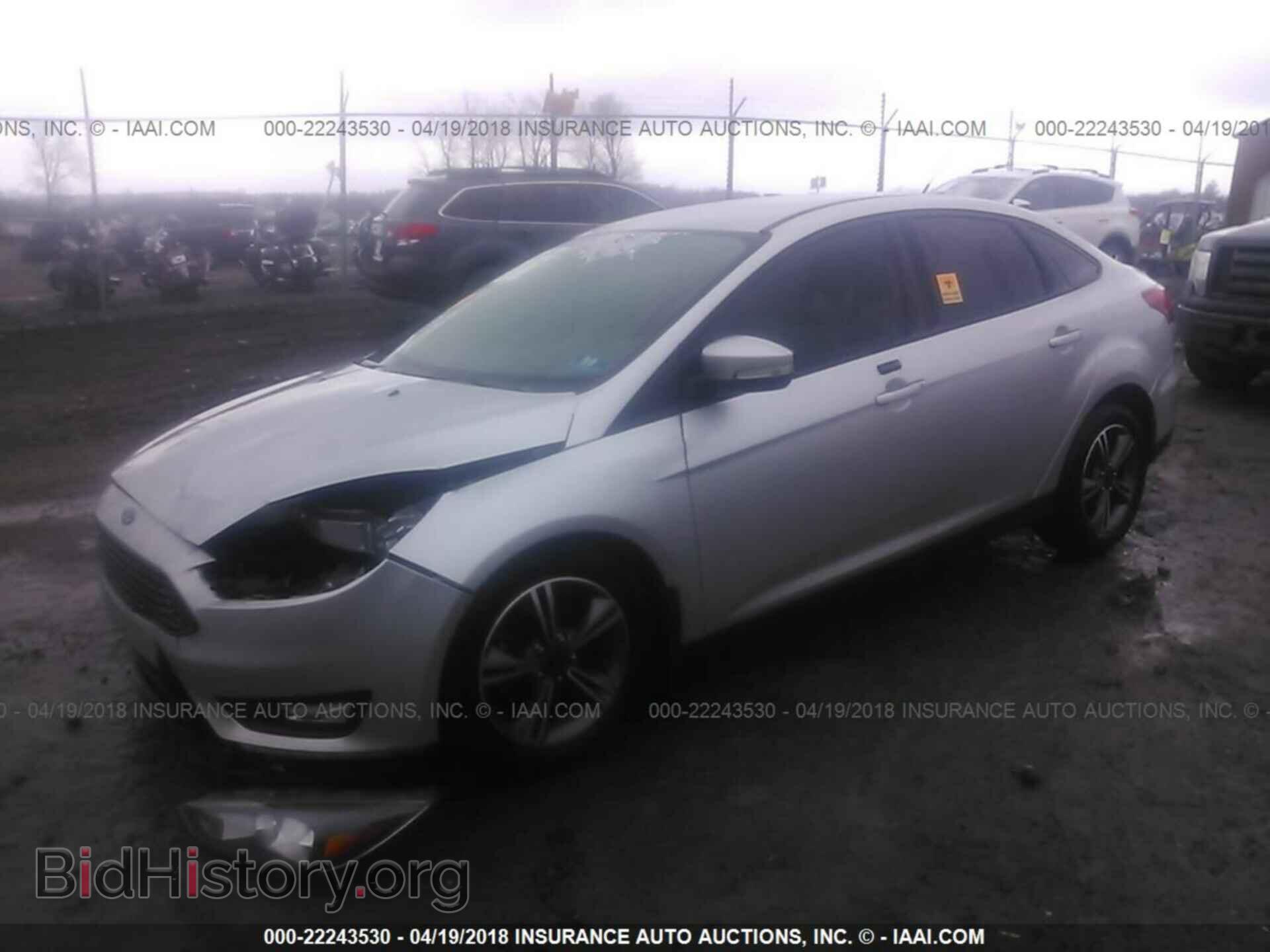 2016 Ford Focus - VIN: 1FADP3FE7GL229498 - Photo 2