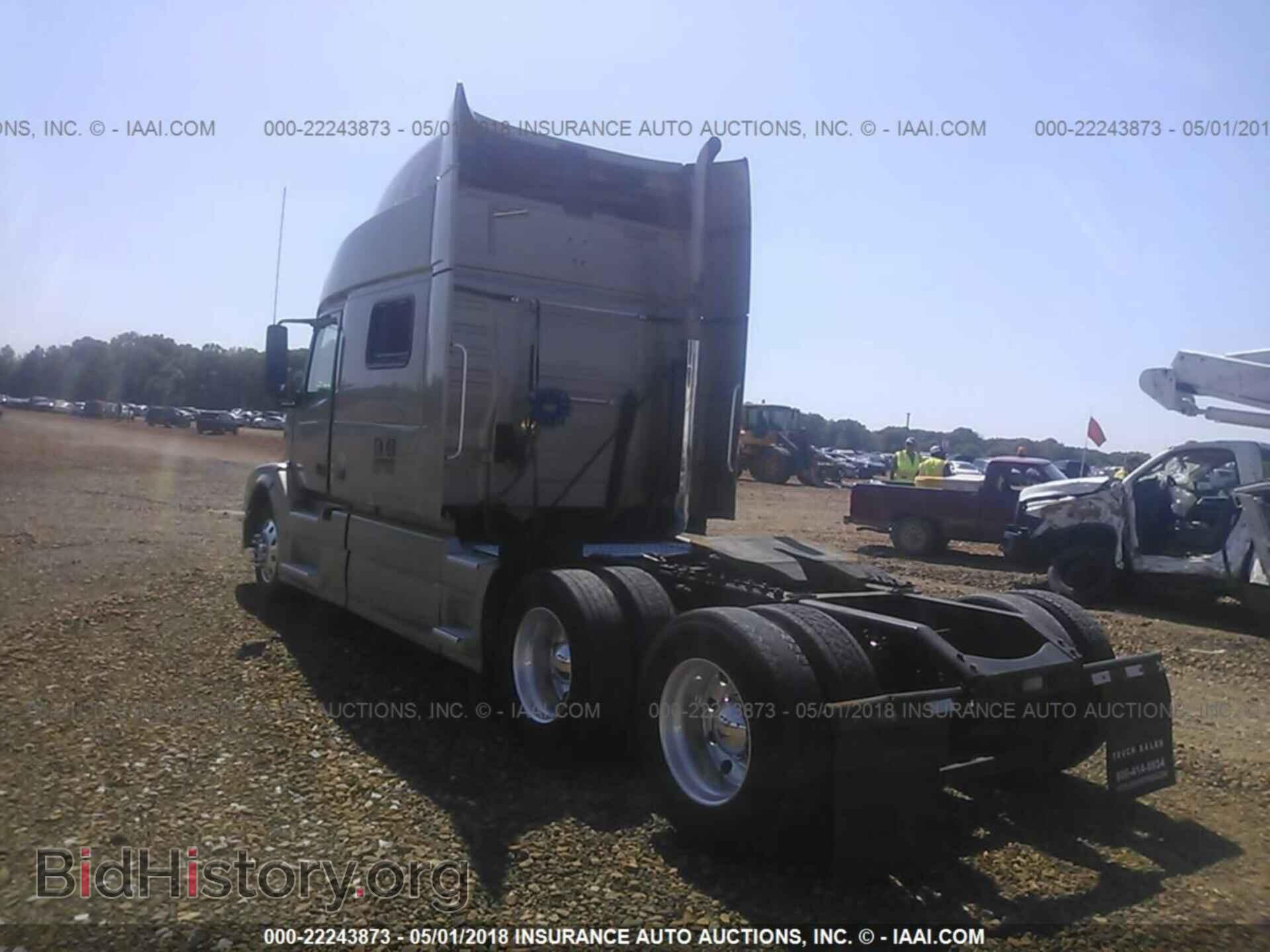 2011 Volvo Vnl - VIN: 4V4NC9EH5BN296434 - Фото 3