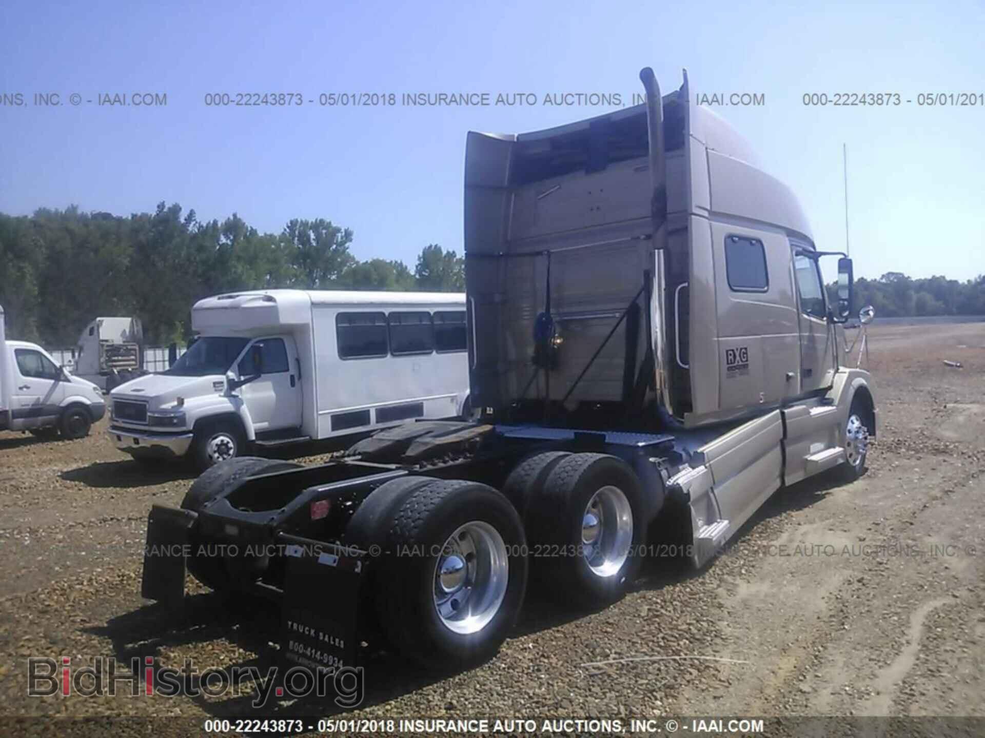 2011 Volvo Vnl - VIN: 4V4NC9EH5BN296434 - Фото 4
